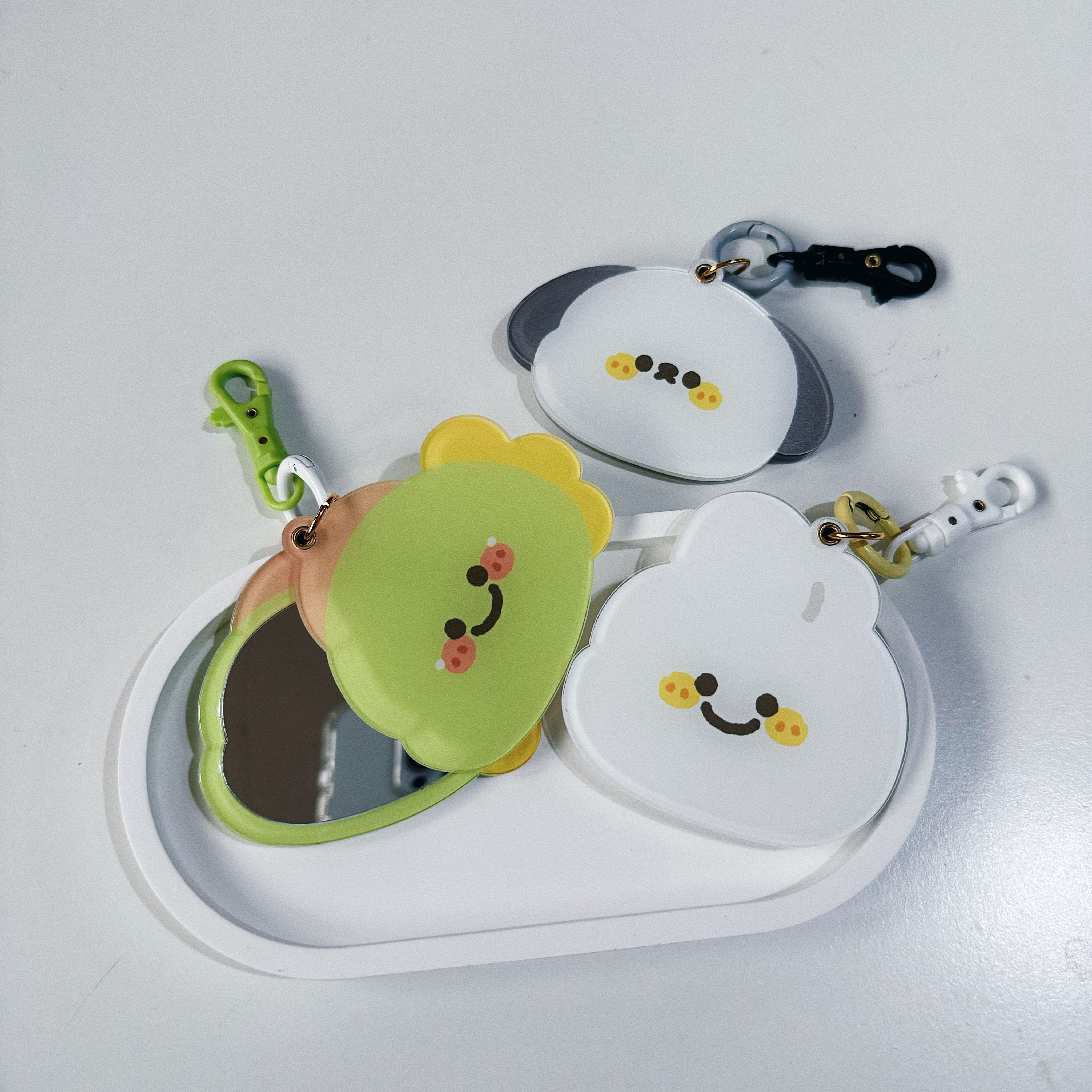 維尼有畫想說✨｜旋轉鏡子吊飾 .ᐟ（最後數量！售完不補！）