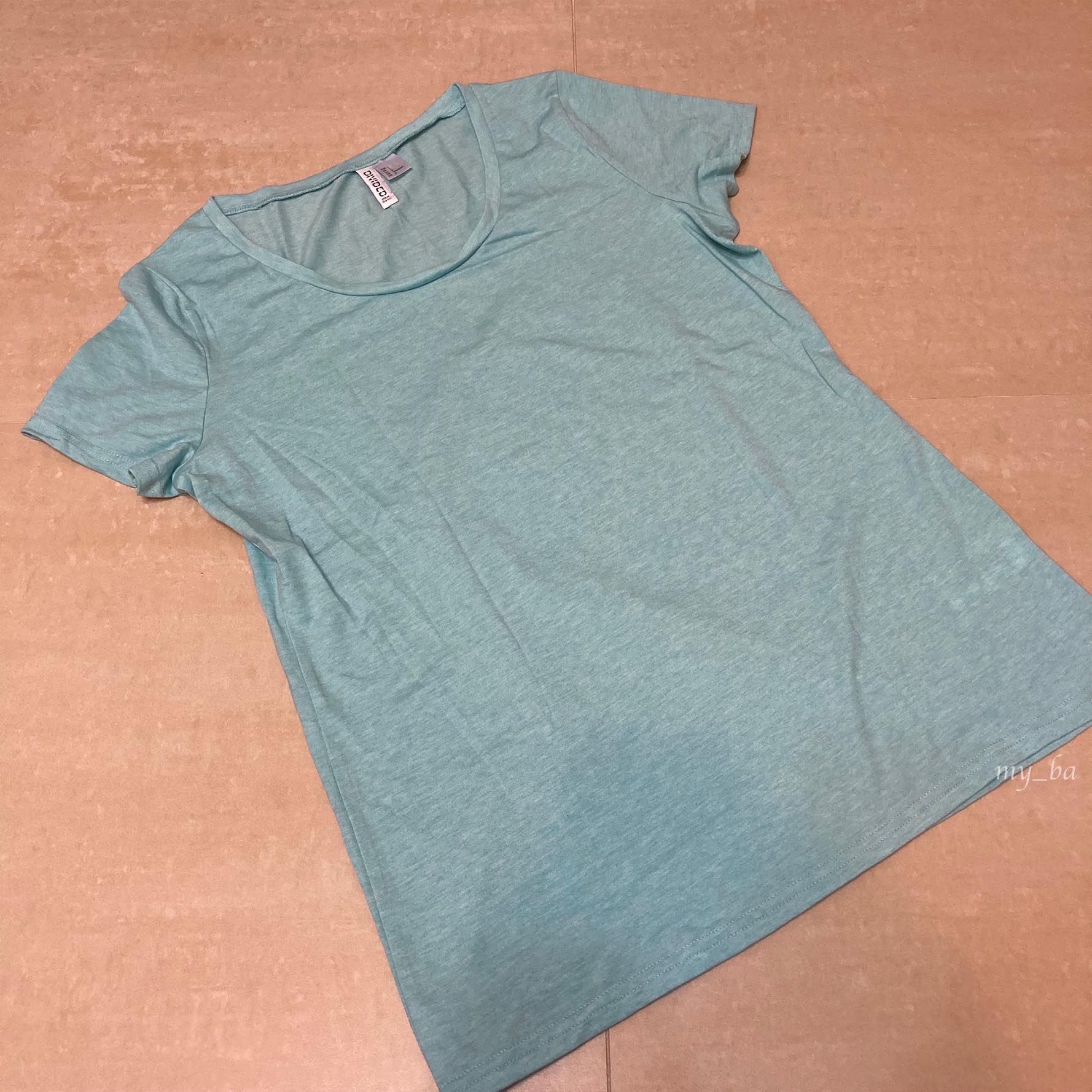 H＆M 湖水藍綠短袖上衣