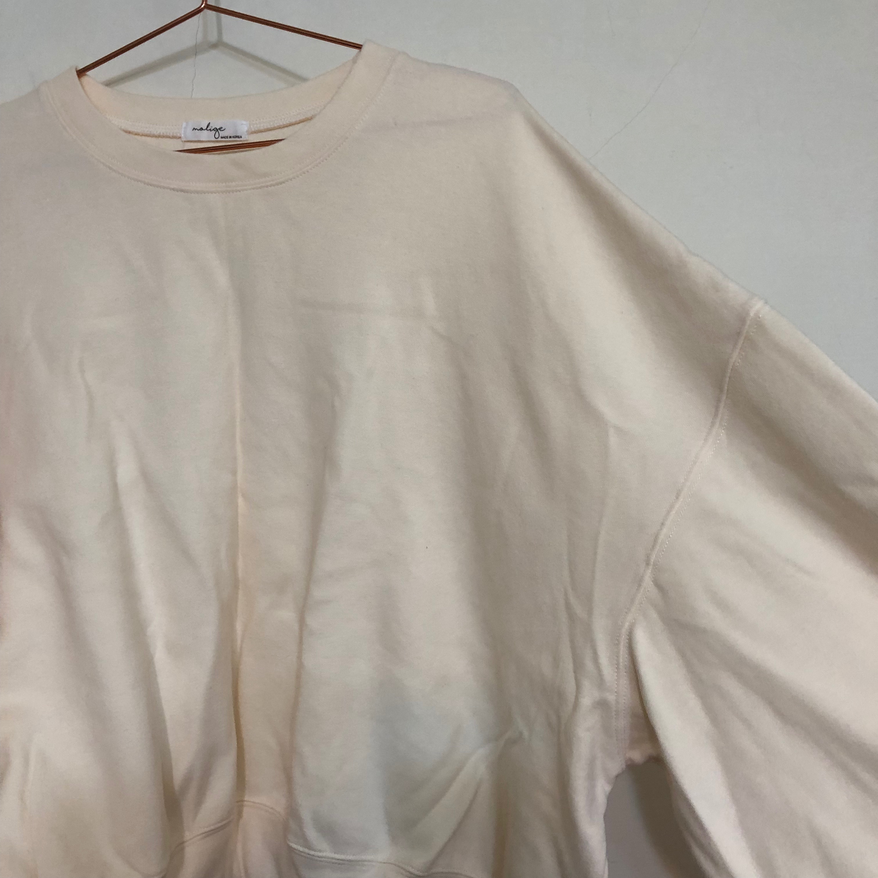 （現貨 二手） 澎袖磨毛大學T 杏色