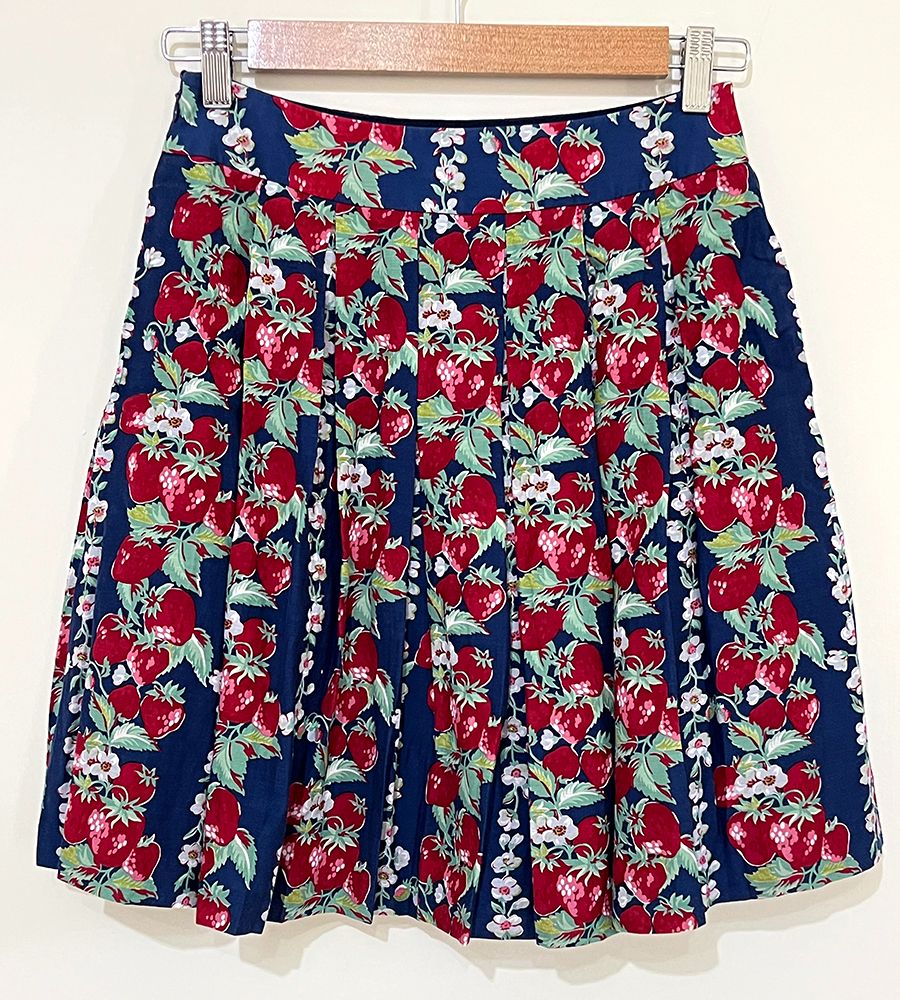 日本 Jane Marple 草莓花深藍色短裙