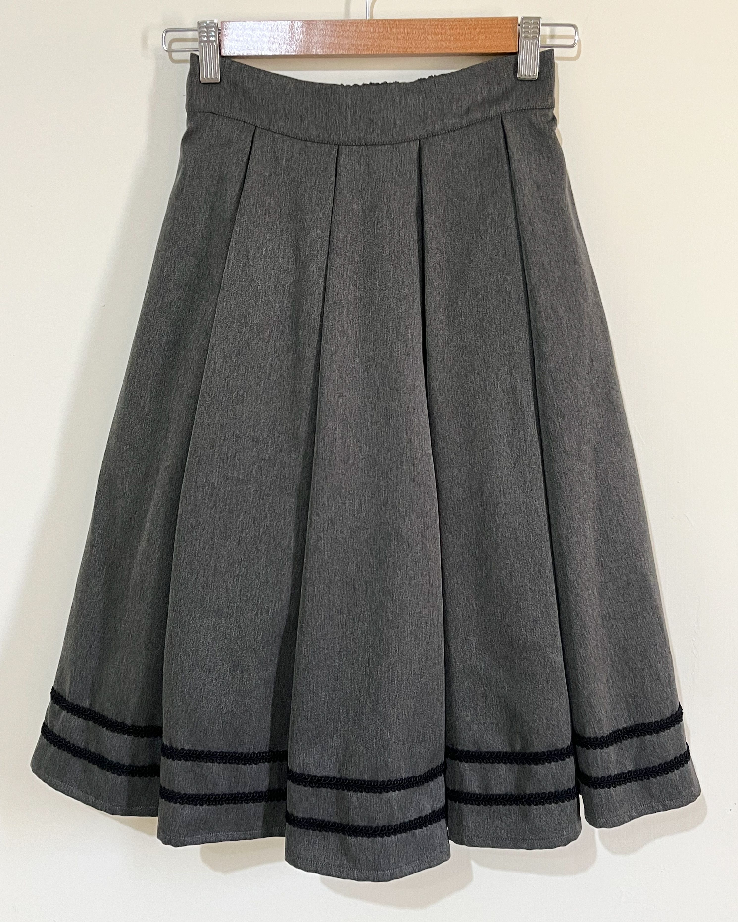 日本 Innocent World 灰色中長裙 M號 Double Braid Tuck Skirt