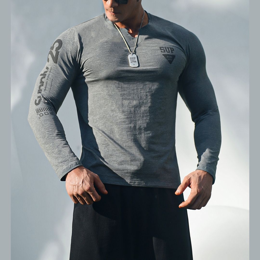 ONE＆FIT- MOEA SPORT 小V領緊身T恤-灰色