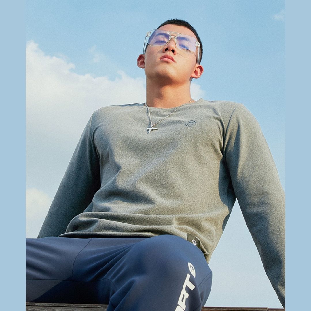 預購款 MOEA SPORT 胸口小肌肉人圖章印 長袖T恤-花灰色