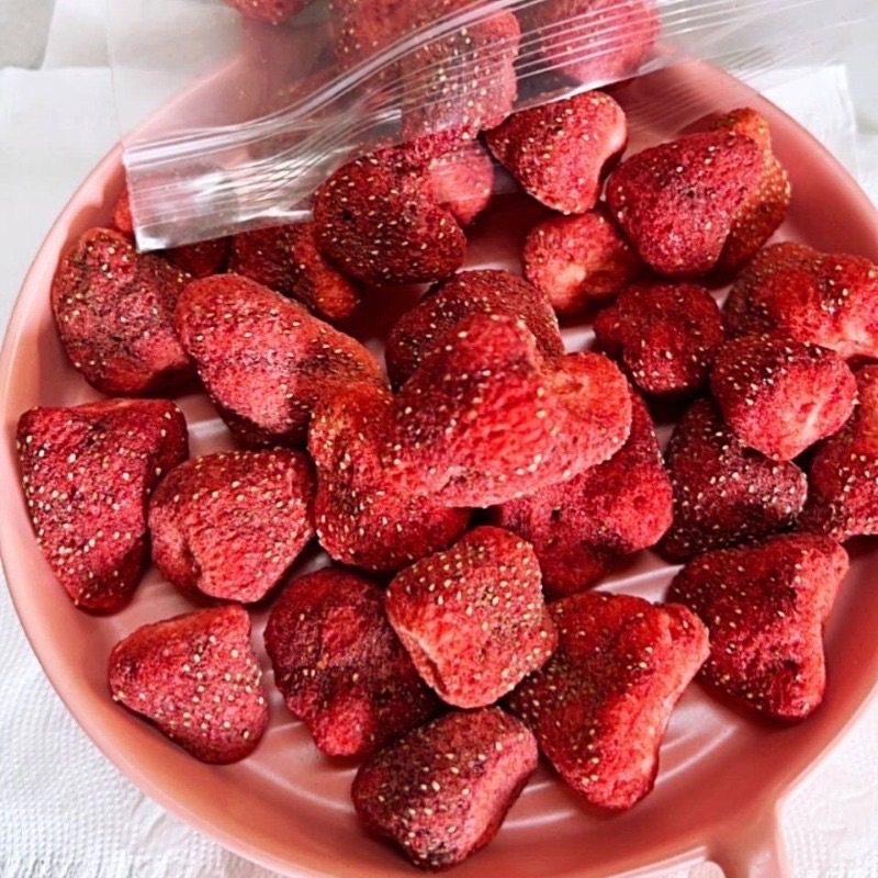 韓國草莓凍乾180克1包（原價299元 特價255元）