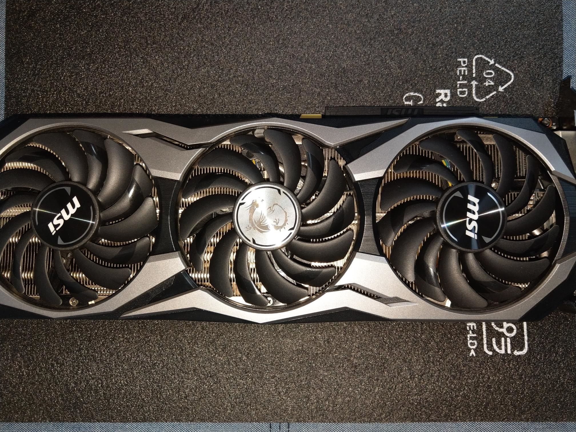 微星 RTX2070 DUKE 8G OCV1 《強於RTX2060、GTX1080，與RTX3060持平》