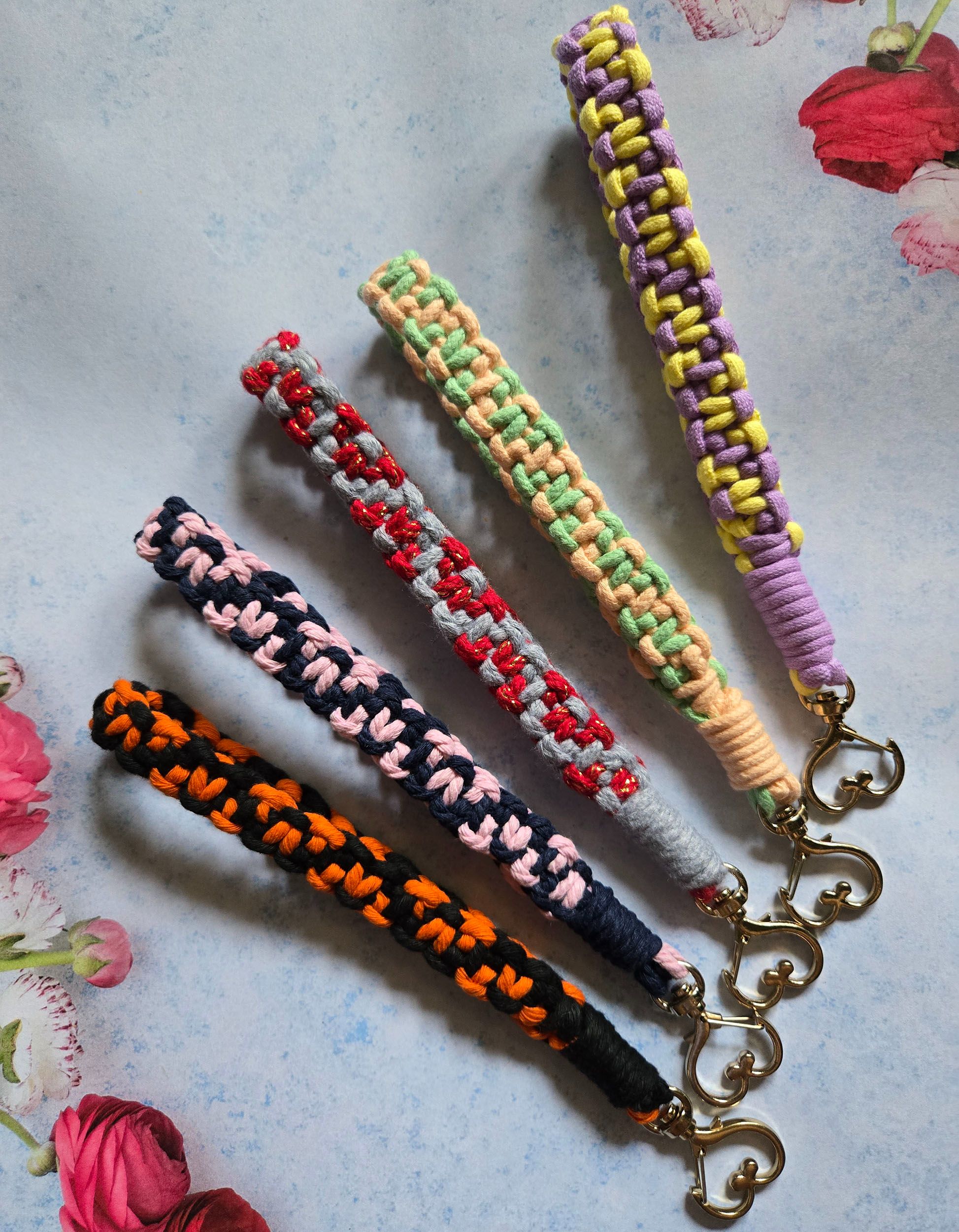 🐷豬羊編色🐑【花影腕繩】 鑰匙圈 手機 掛繩 macrame 編織 吊飾 掛手腕 客製 純手作