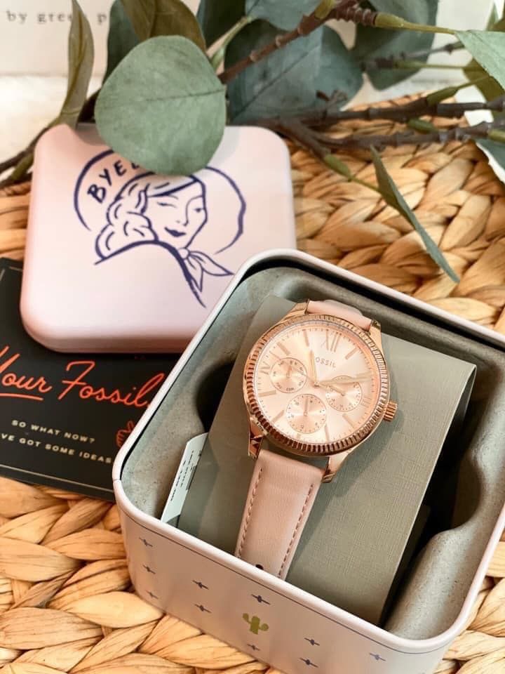Fossil 氣質皮革手錶-奶粉色