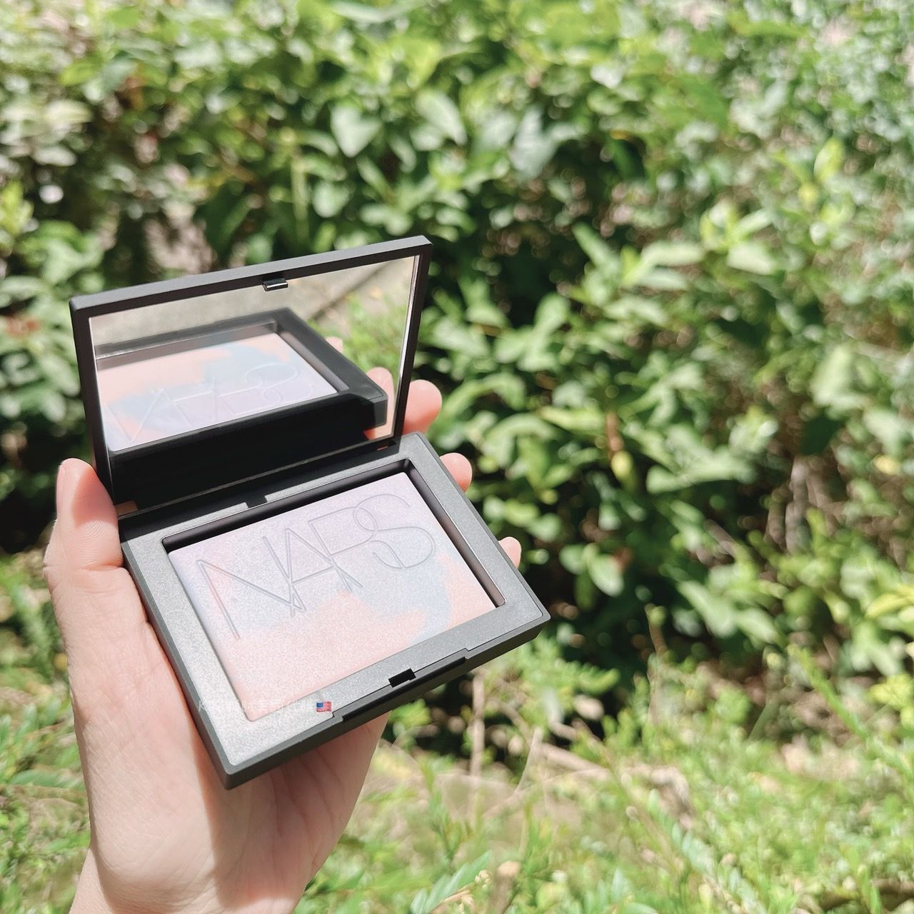 【NARS】LIGHT REFLECTING 原生光 裸光 幻彩蜜粉餅（10g）