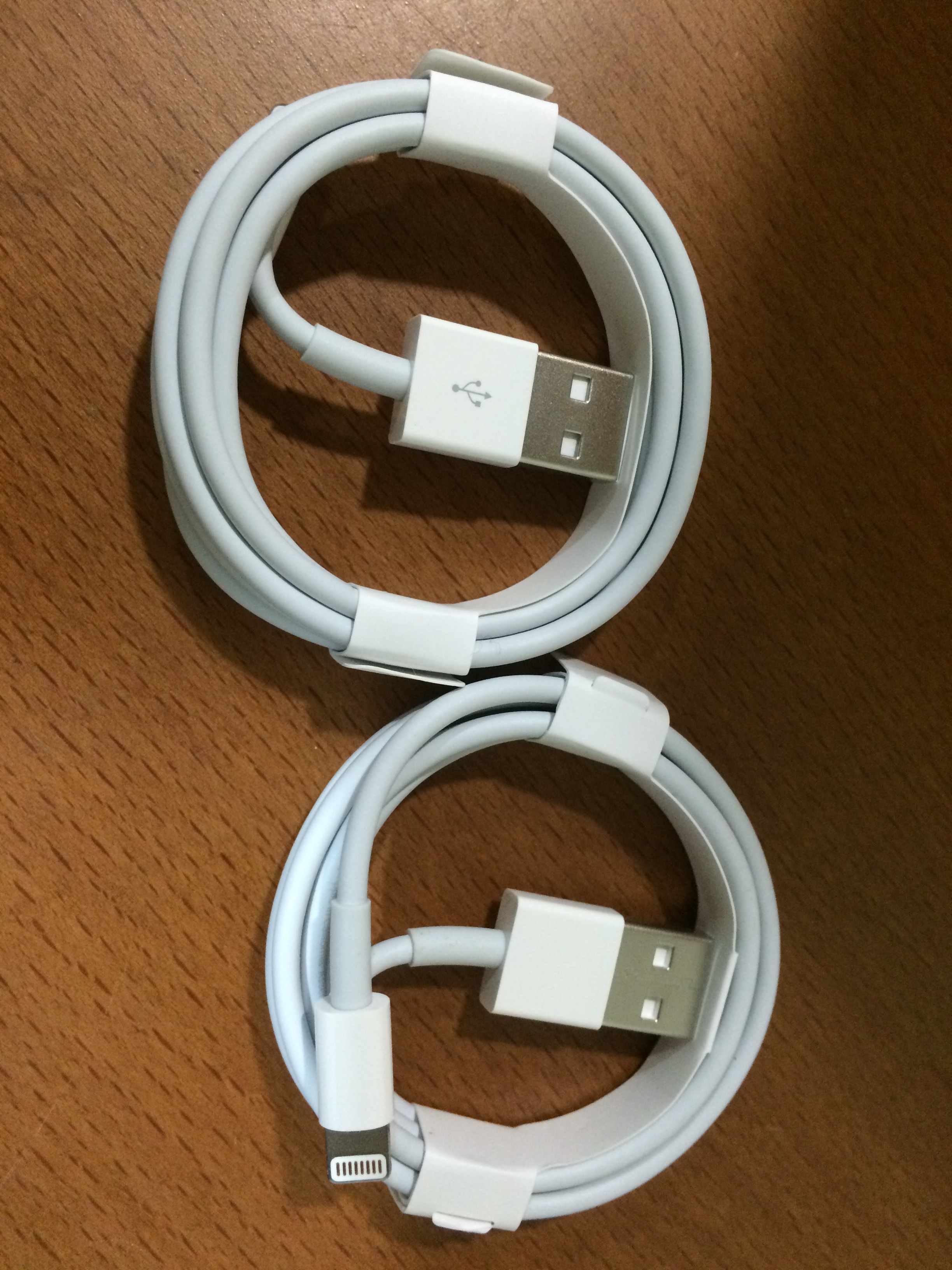 iPhone 原廠充電線