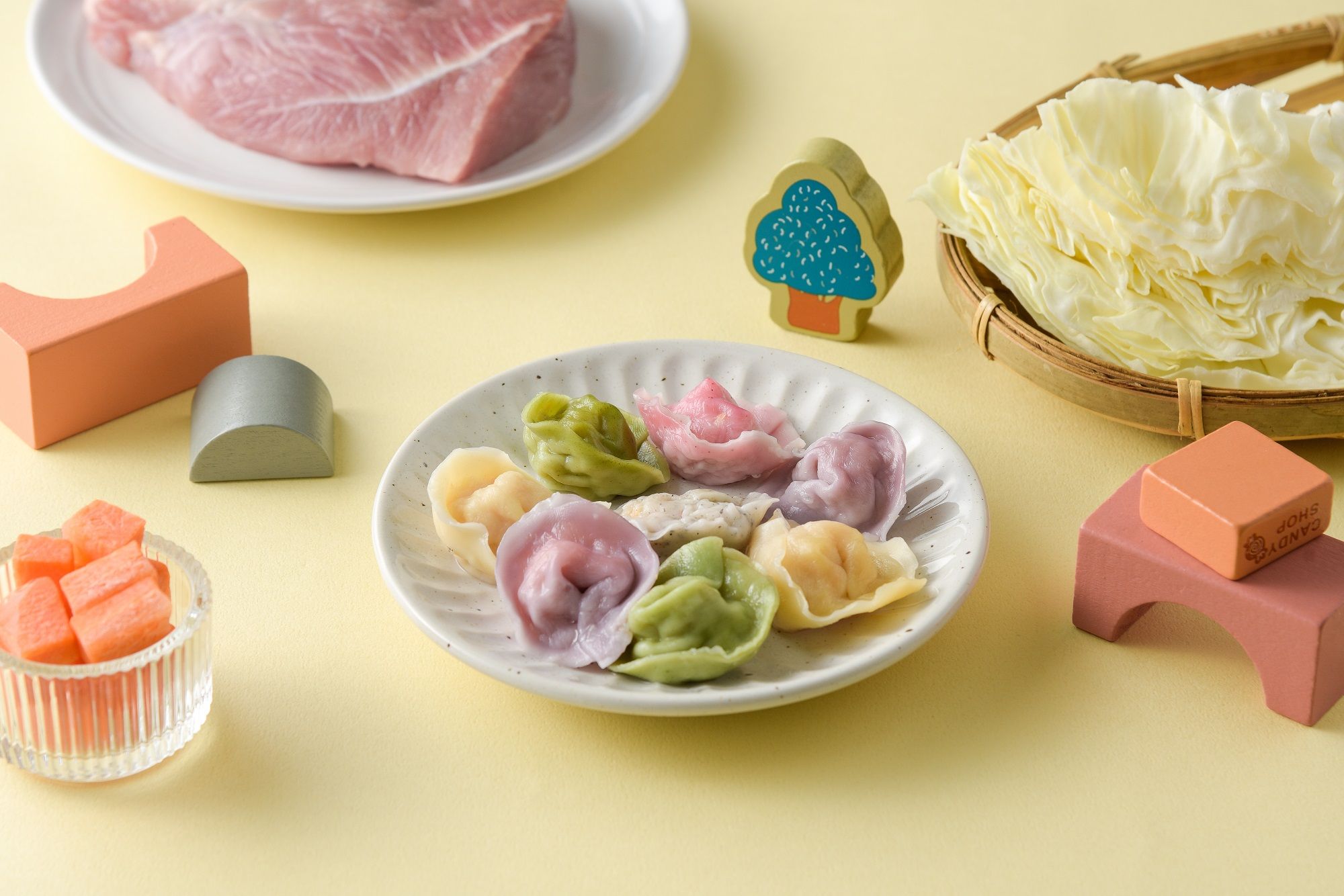 手工彩色UFO小寶寶水餃