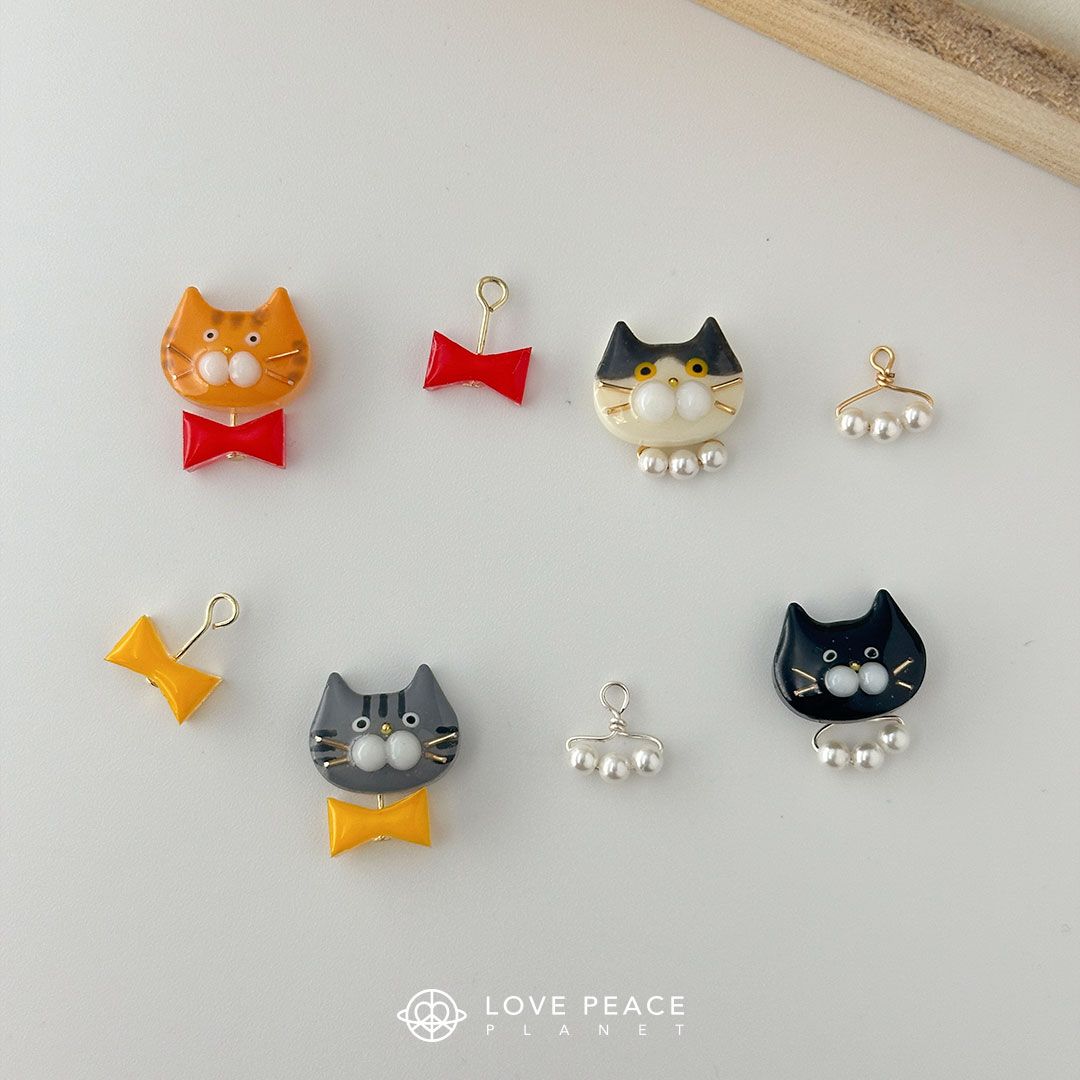 【貓貓好朋友的衣櫃】:: LOVE PEACE PLANE 手作飾品 配件