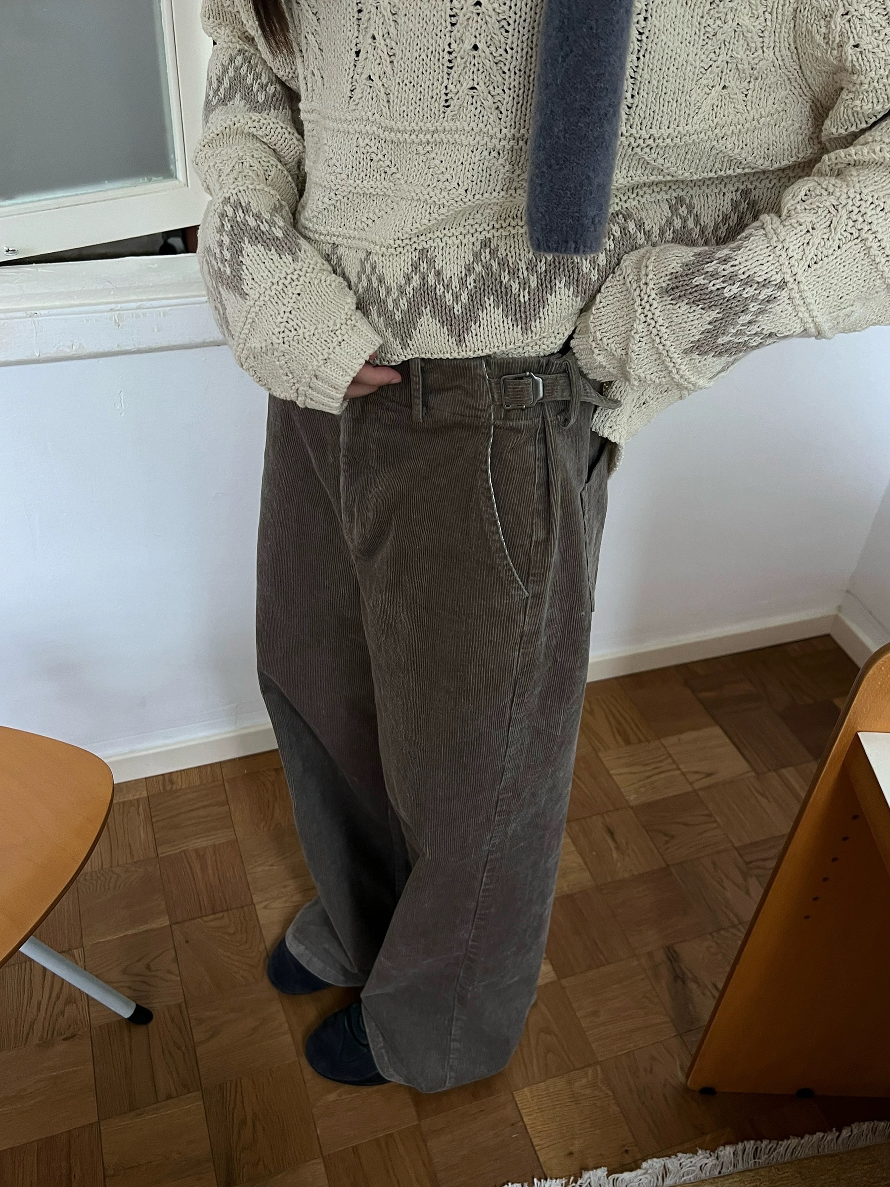 奶灰咖燈芯絨休閒褲