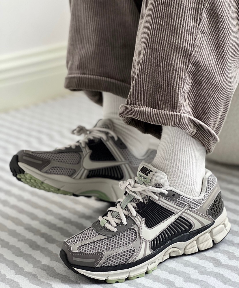 7個工作天出貨 Nike Zoom Vomero 5 白灰 奶油底 復古灰 女款 FB8825-001