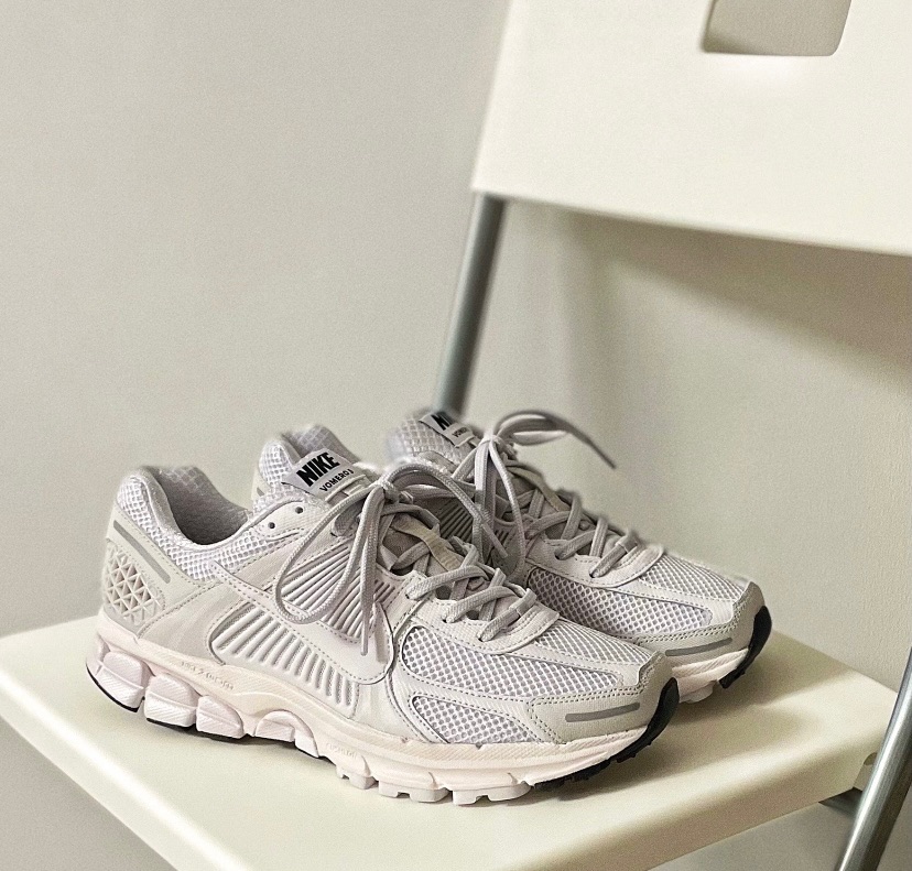 7個工作天出貨 NIKE ZOOM VOMERO 5 白灰 高級灰