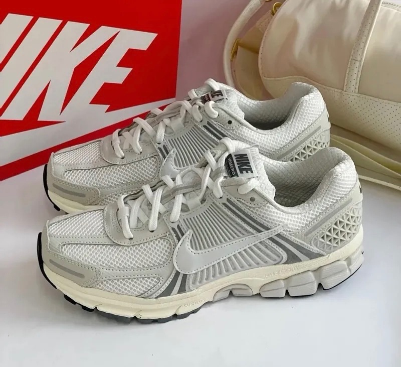 | 預購5個工作天｜NIKE ZOOM VOMERO 5 奶油灰 復古奶油底 男款