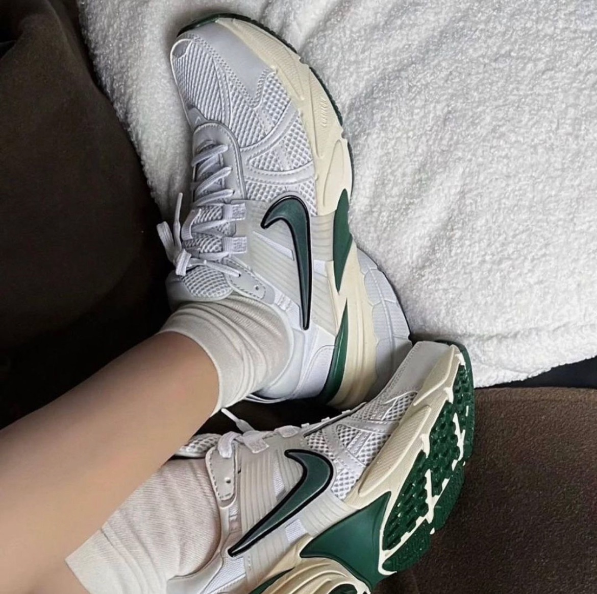 限時折扣｜7個工作天到貨｜NIKE V2K Run Runtekk 白綠