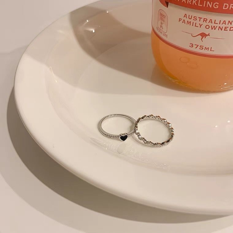 （兩款入）酷辣冷淡黑色愛心＆銀色不規則戒指組🖤【店主自留推薦款】