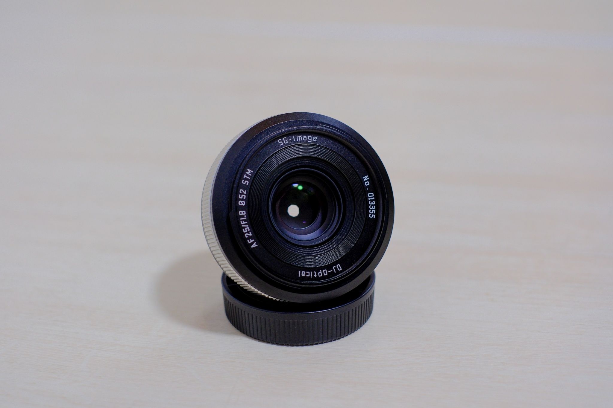 深光 25mm f1.8 富士口 銀黑色 定焦鏡頭