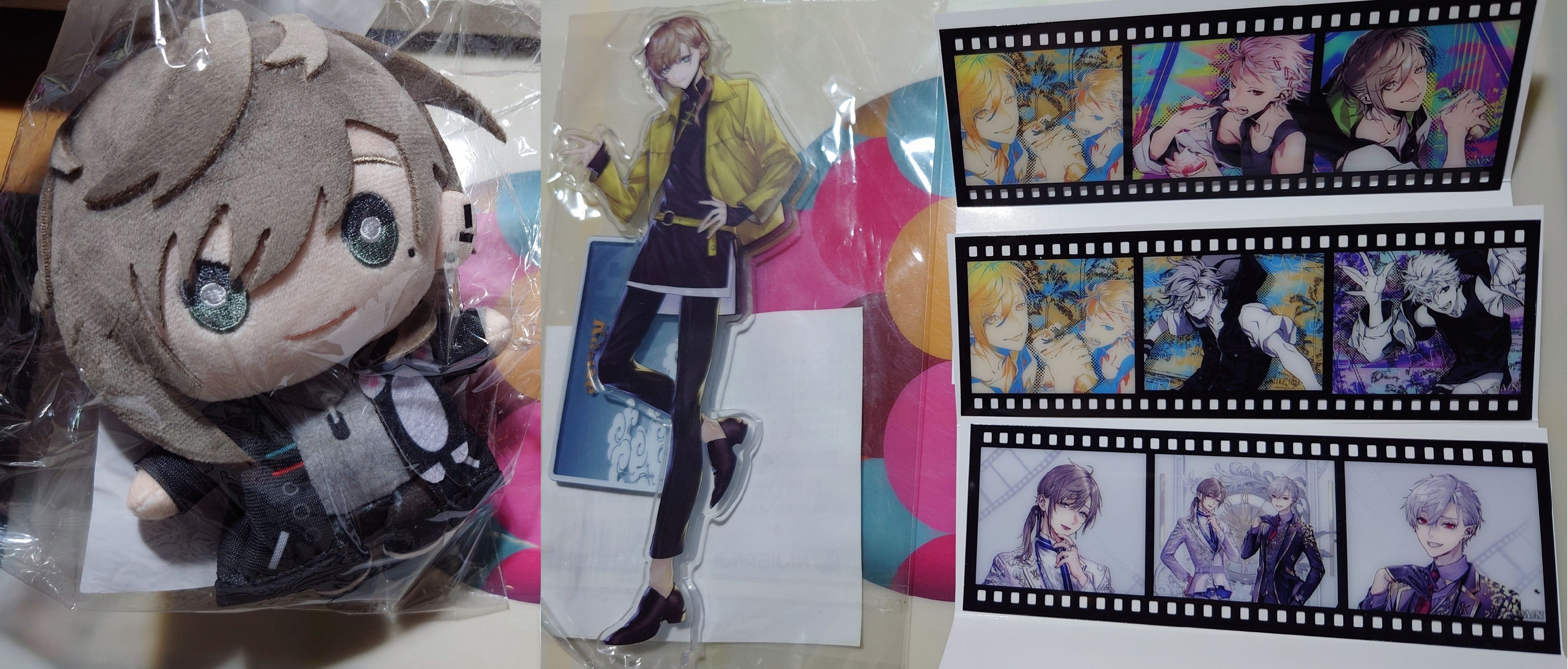 全新未拆 叶 醜娃 新春立牌 +ChroNoiR 五週年 膠片 透卡三張