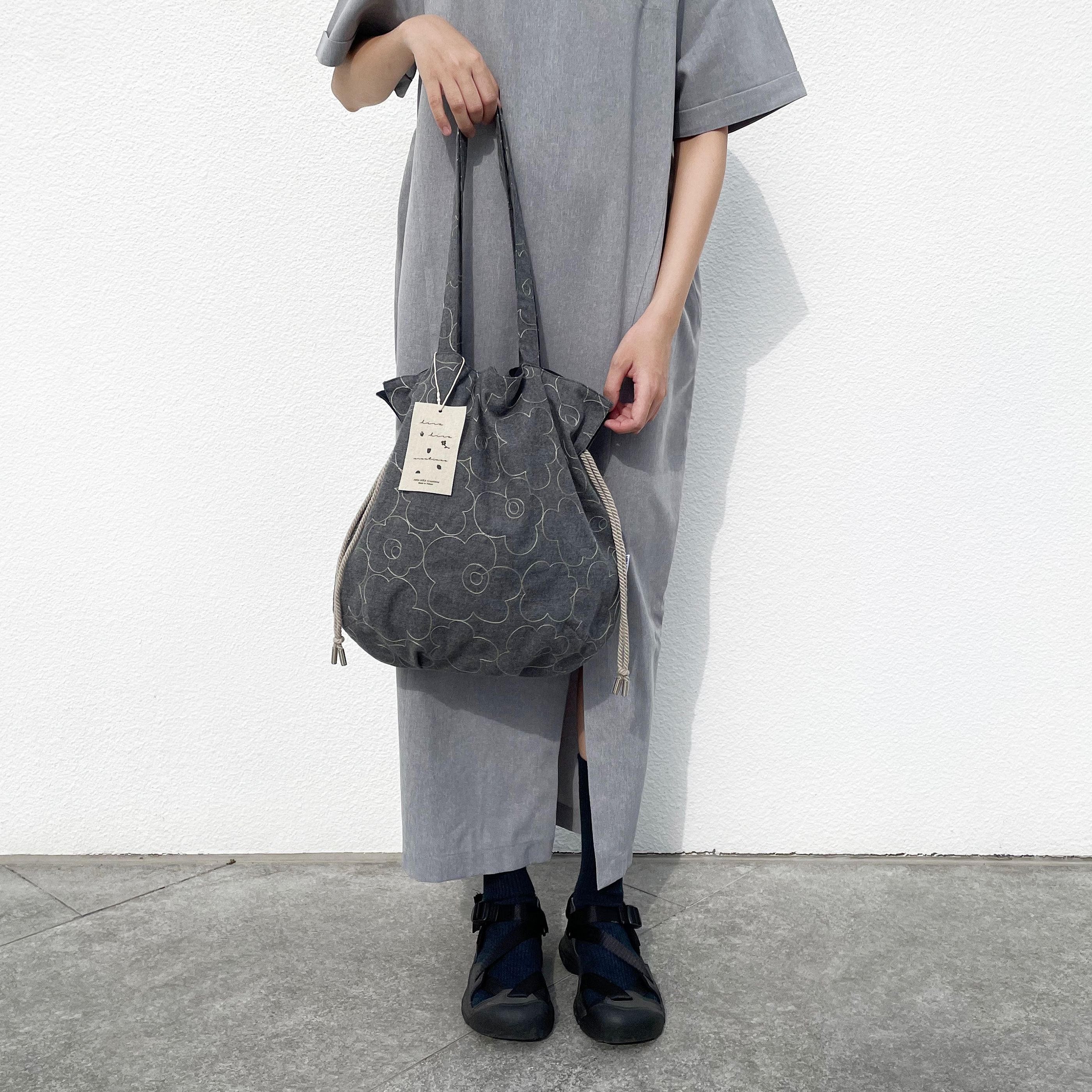 HIRA HIRA ✧ 空氣感抽繩包/毛面刺繡花/2色