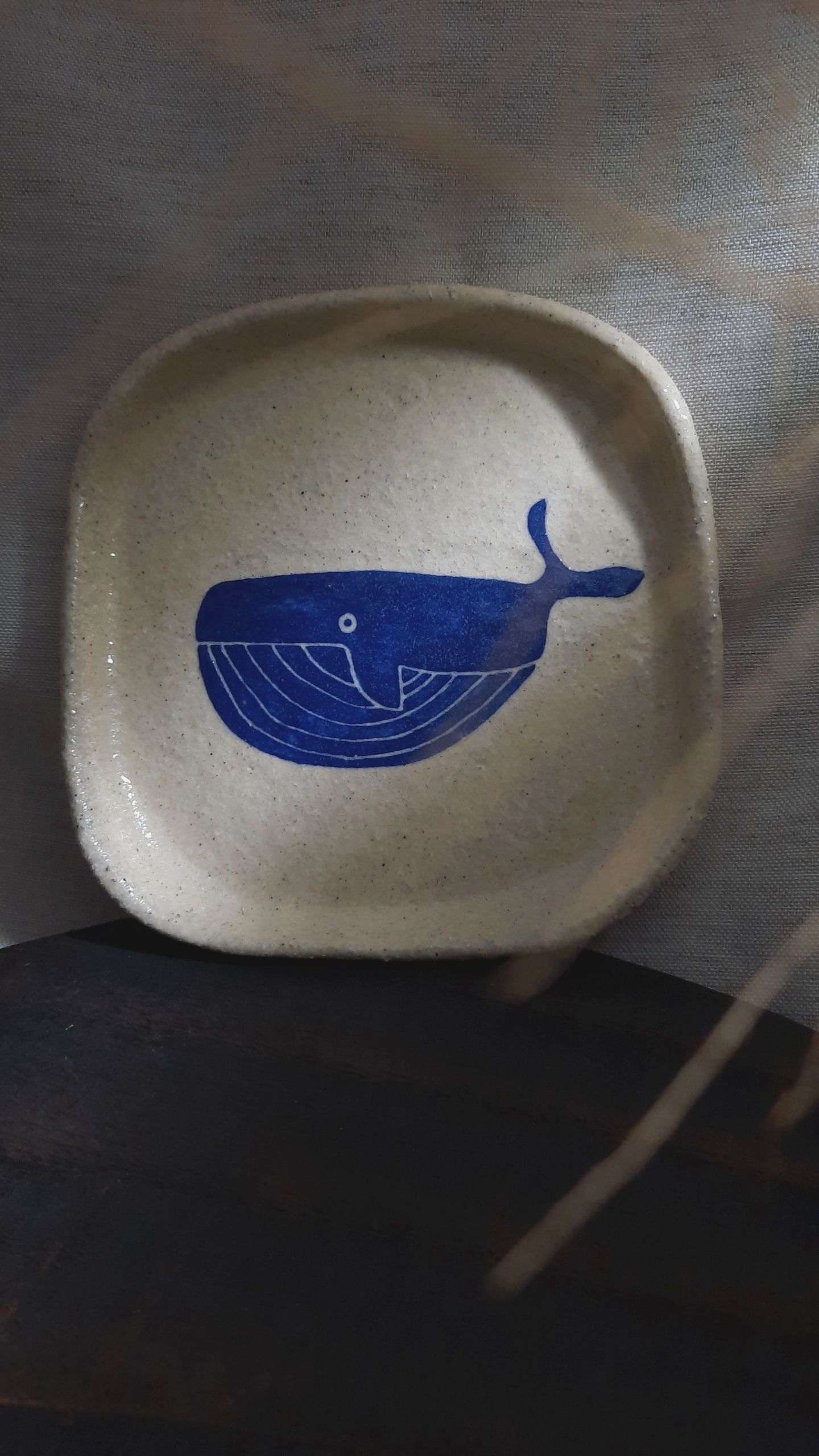 藍鯨手繪陶皿 手作陶