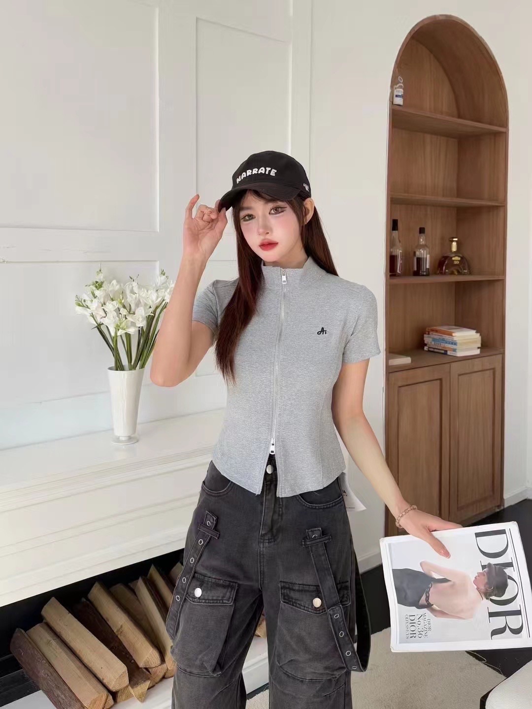 《微立領》雙拉鏈短版刺繡上衣