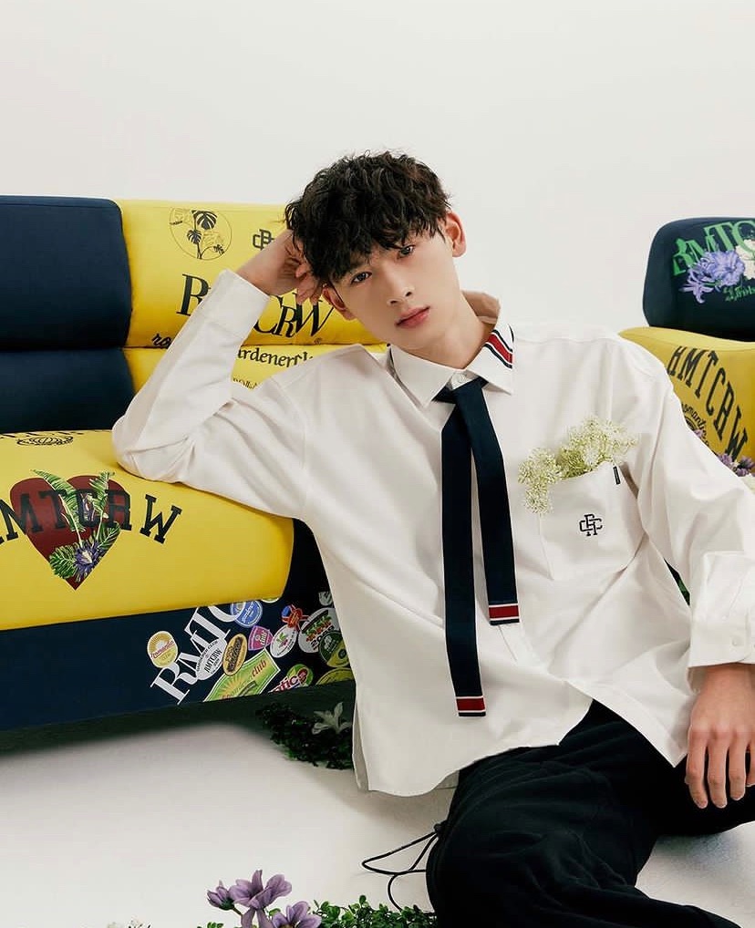 ROMANTIC CROWN 領帶襯衫