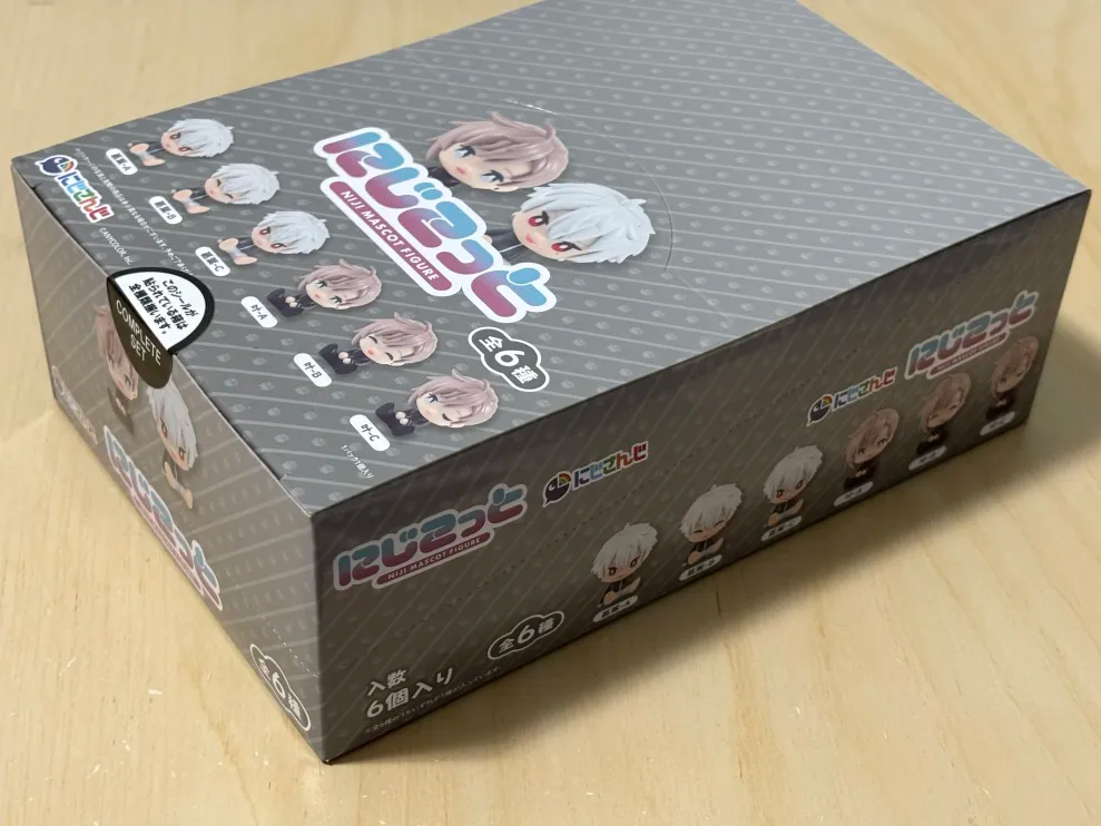 ChroNoiR 坐姿公仔 にじこっと（BOX）