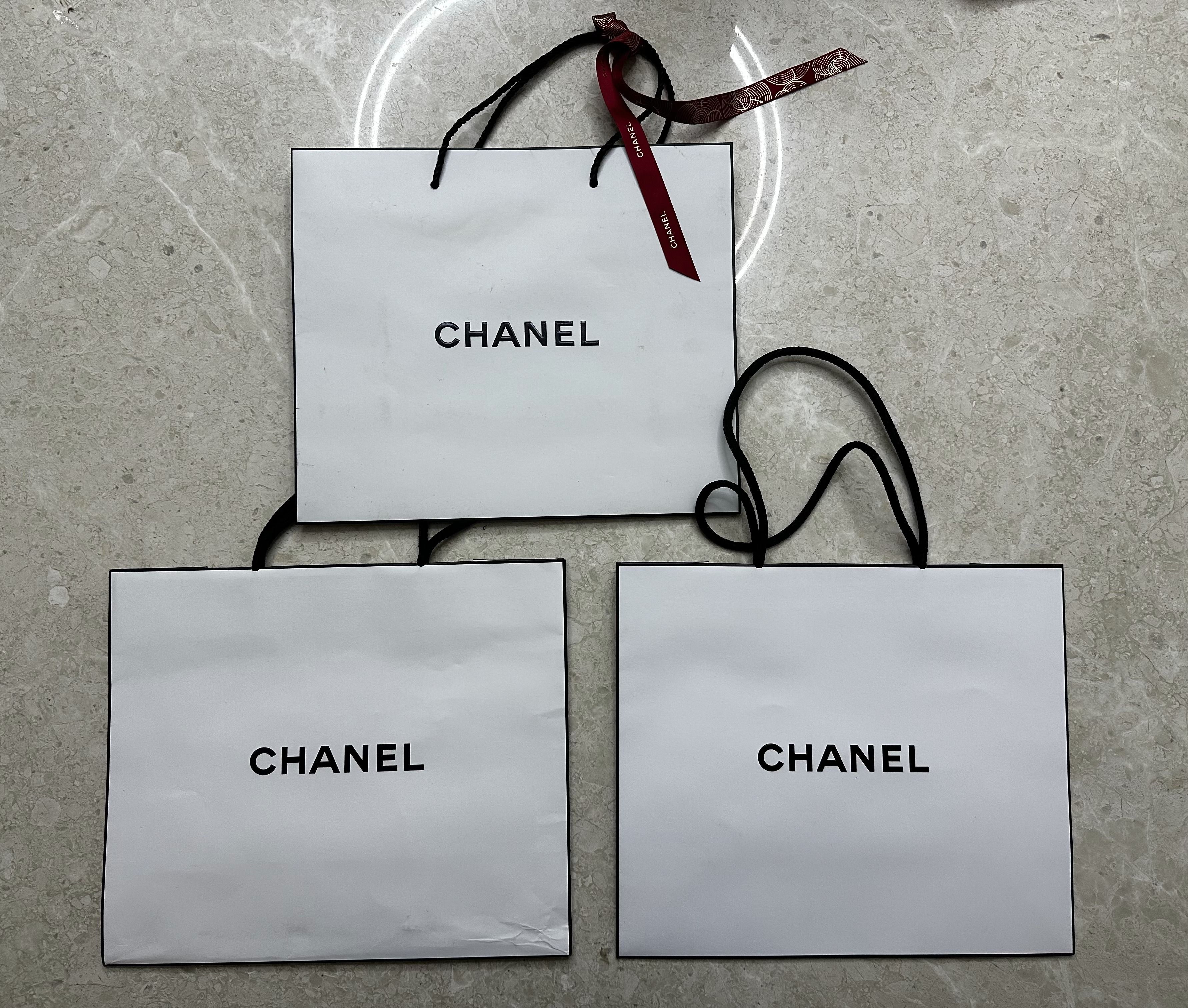 法國奢侈品牌CHANEL 香奈兒 新款黑邊白色LOGO紙袋  正品