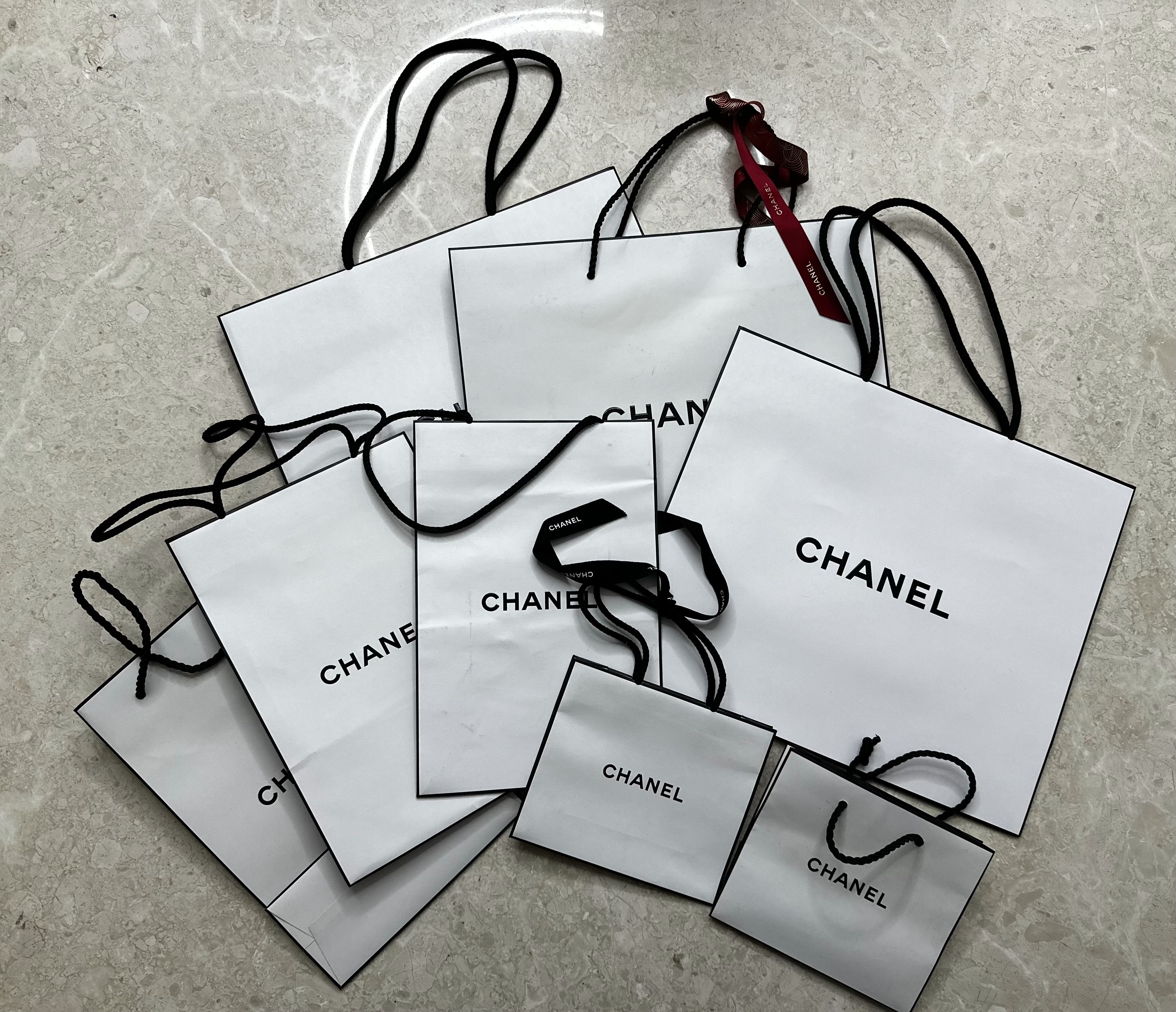 法國奢侈品牌CHANEL 香奈兒 新款黑邊白色LOGO紙袋  正品