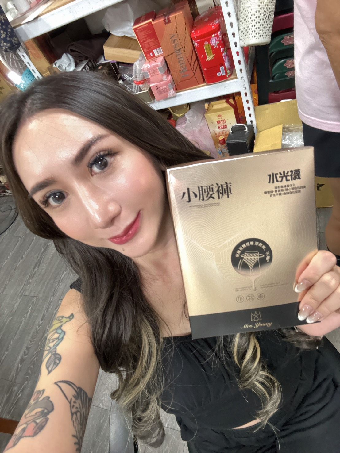 【預購】Mrs.Young美腿神器 水光襪小腰褲 一件$399