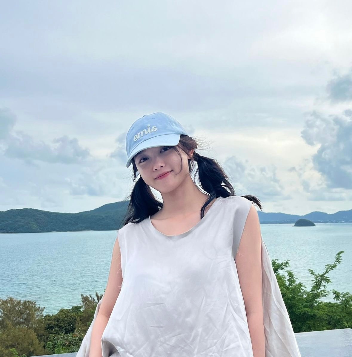 emis 新Logo帽 亮藍色