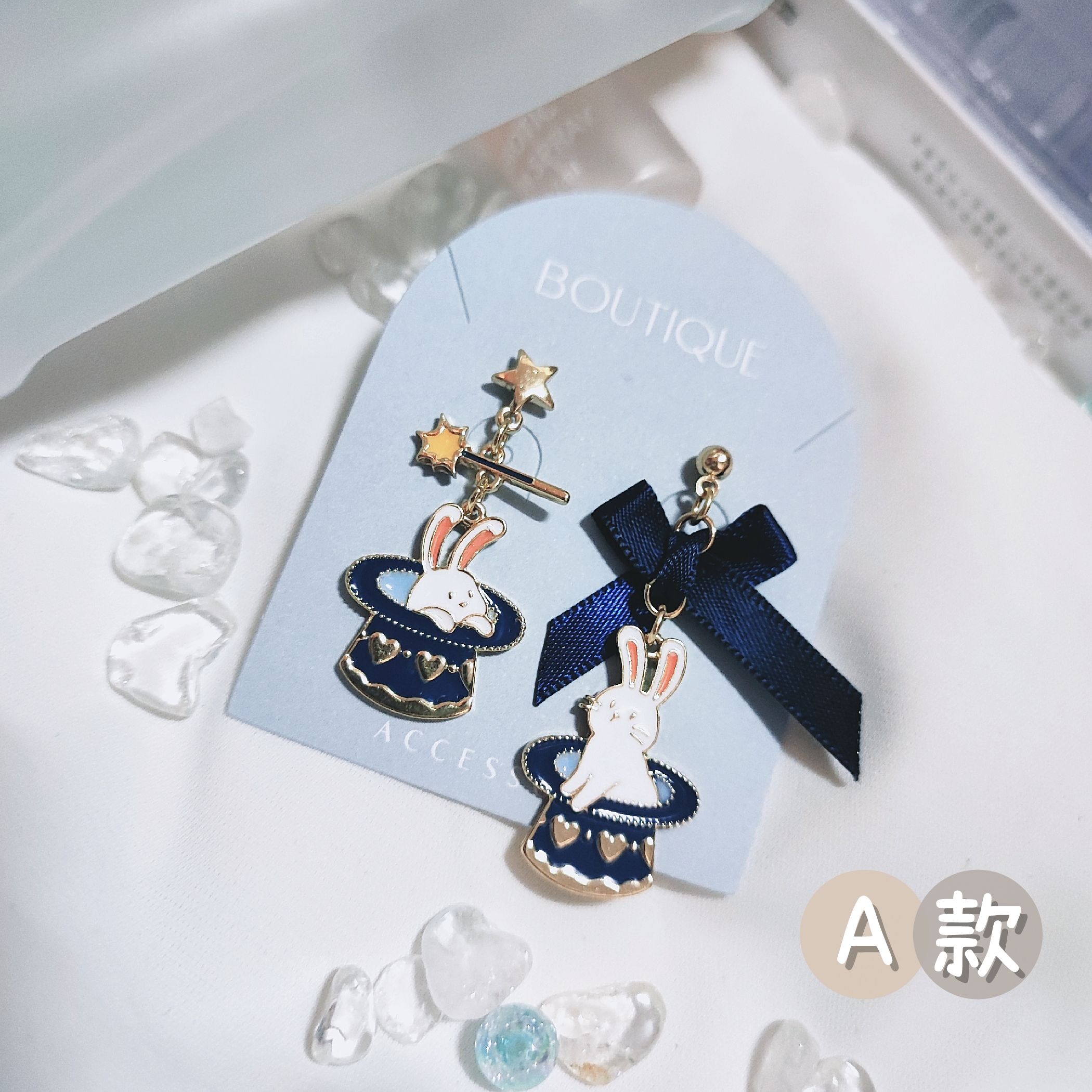 ＜耳飾＞ ⁺⋆魔術帽兔兔不對稱蝴蝶結耳針耳飾/AB款可選