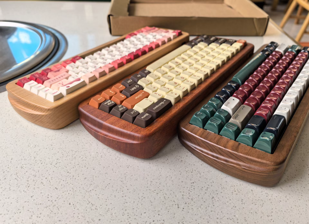 花梨木鍵盤三模 RGB 套件 NULL68（全新未組，無軸無帽）
