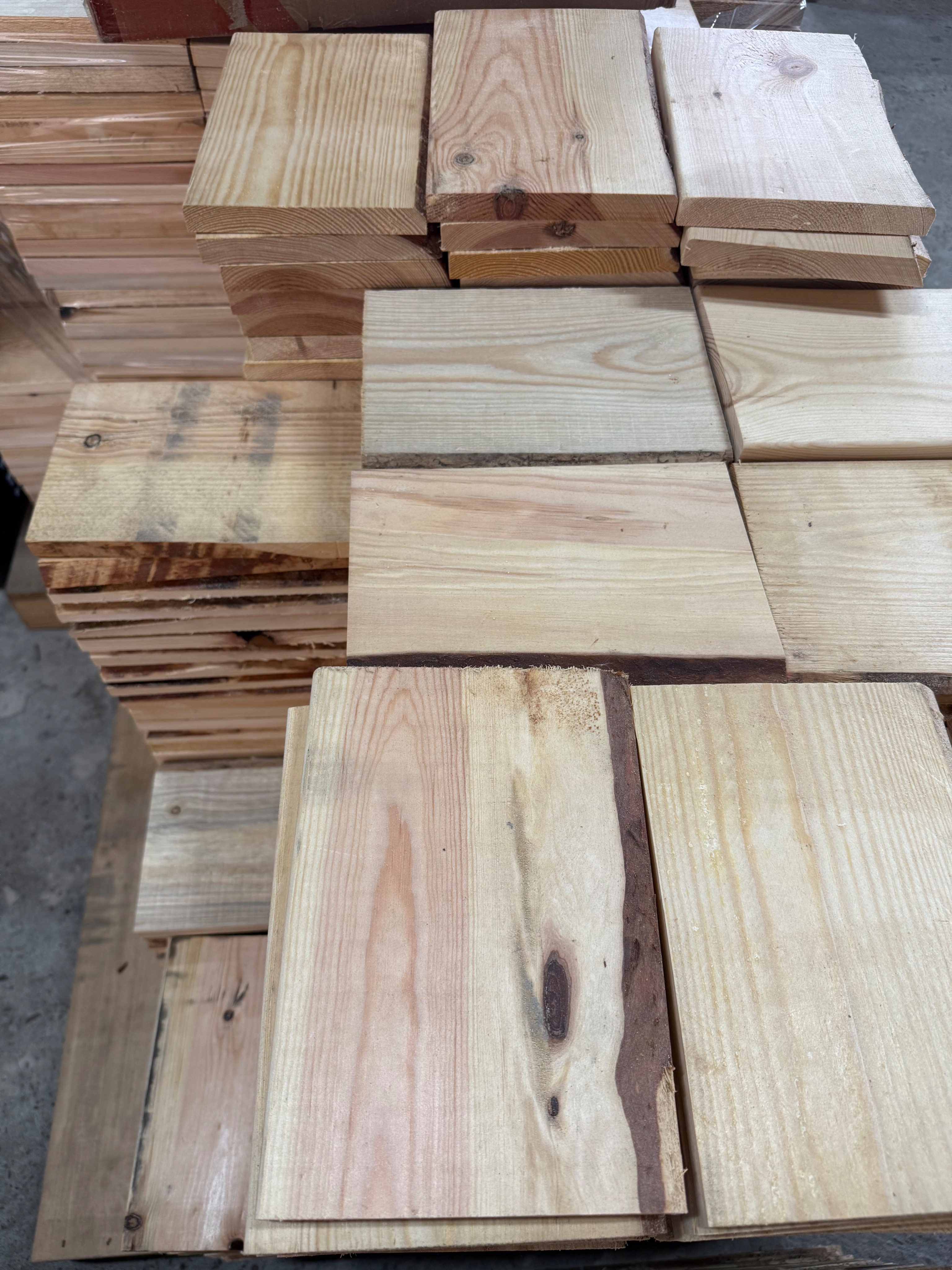 歐洲赤松樹皮邊-24cm*17cm*2cm