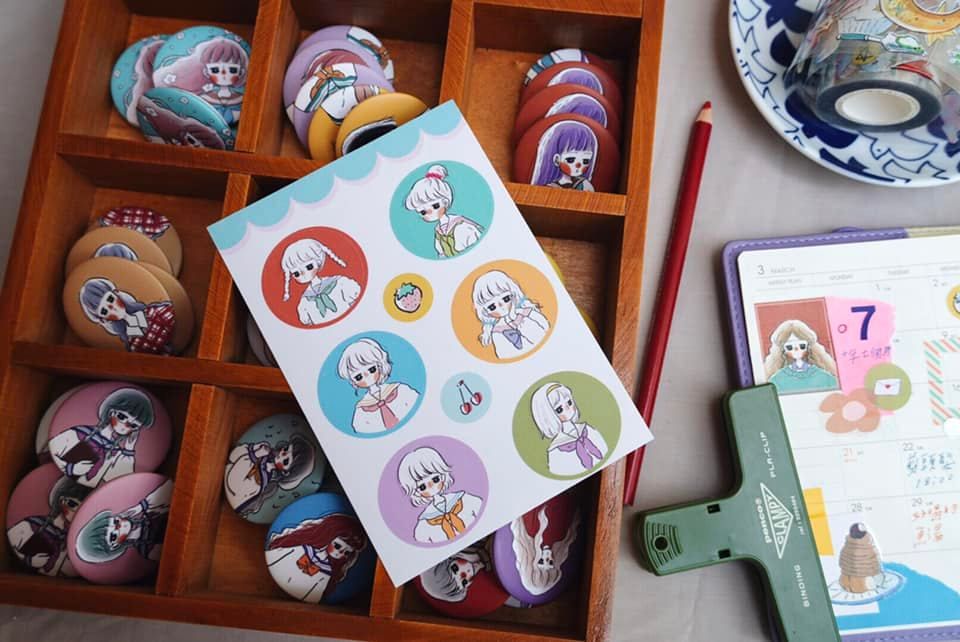 水手服少女圓彩貼