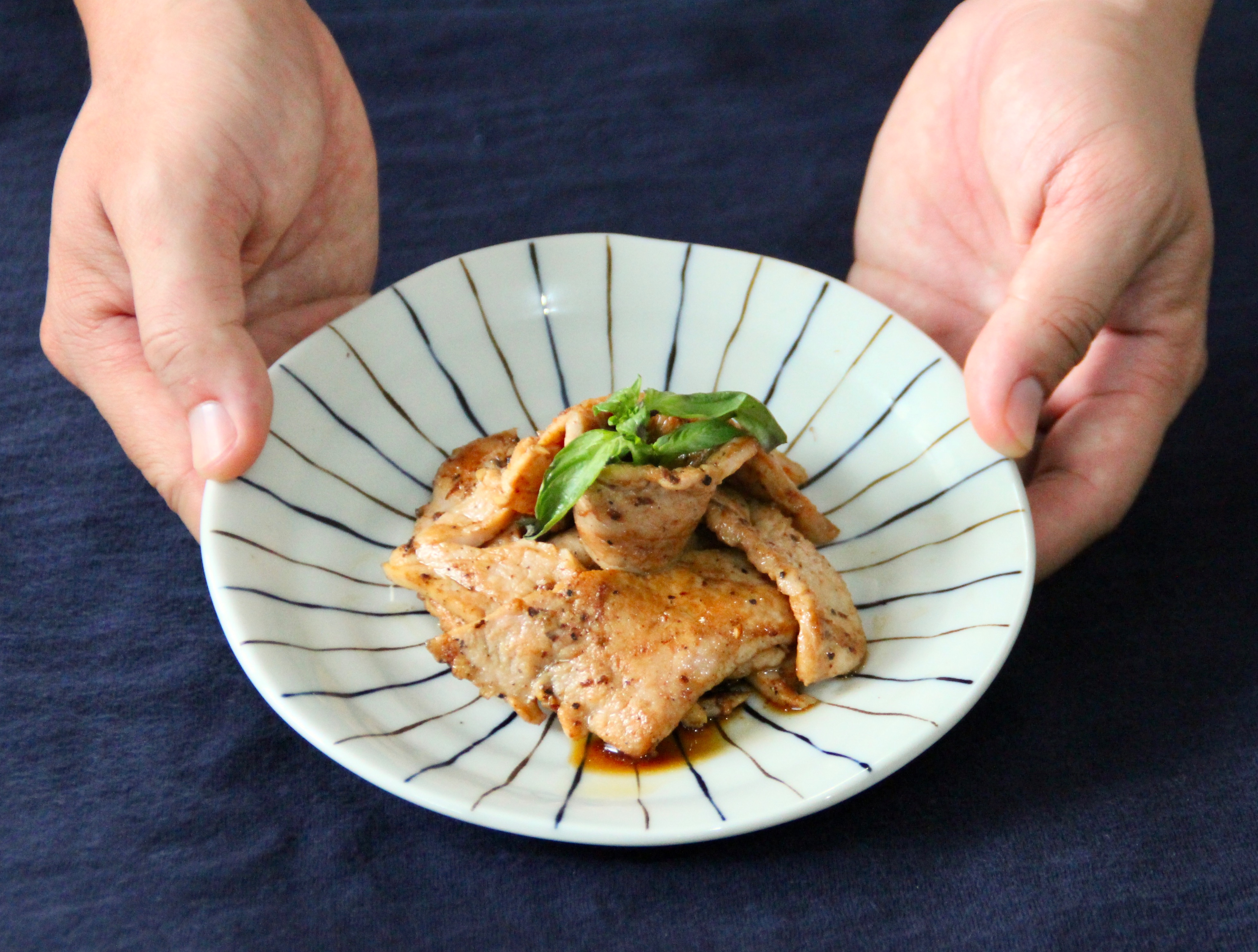 秘制黑胡椒烤肉片（不會辣）