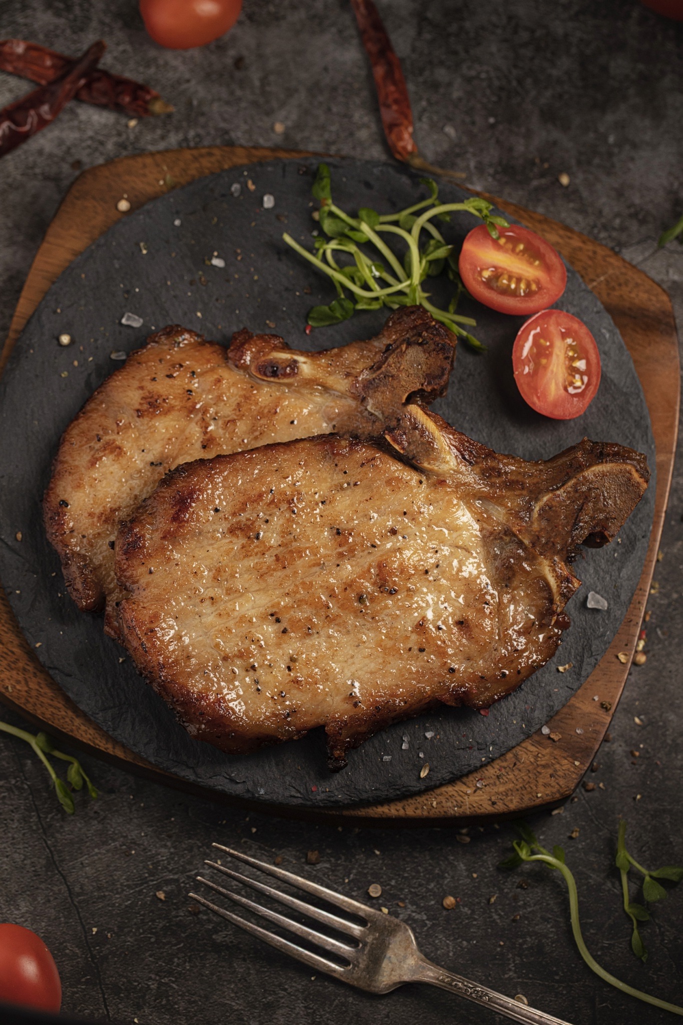 黑胡椒帶骨豬排（不會辣）