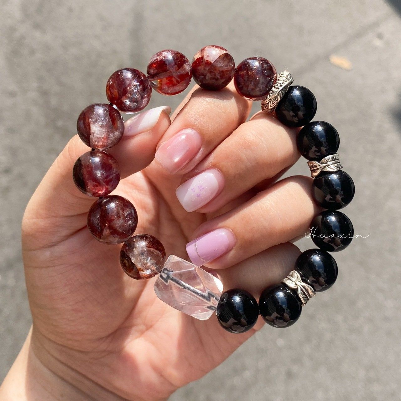 ✨ 牛血紅膠花、黑曜石、白水晶