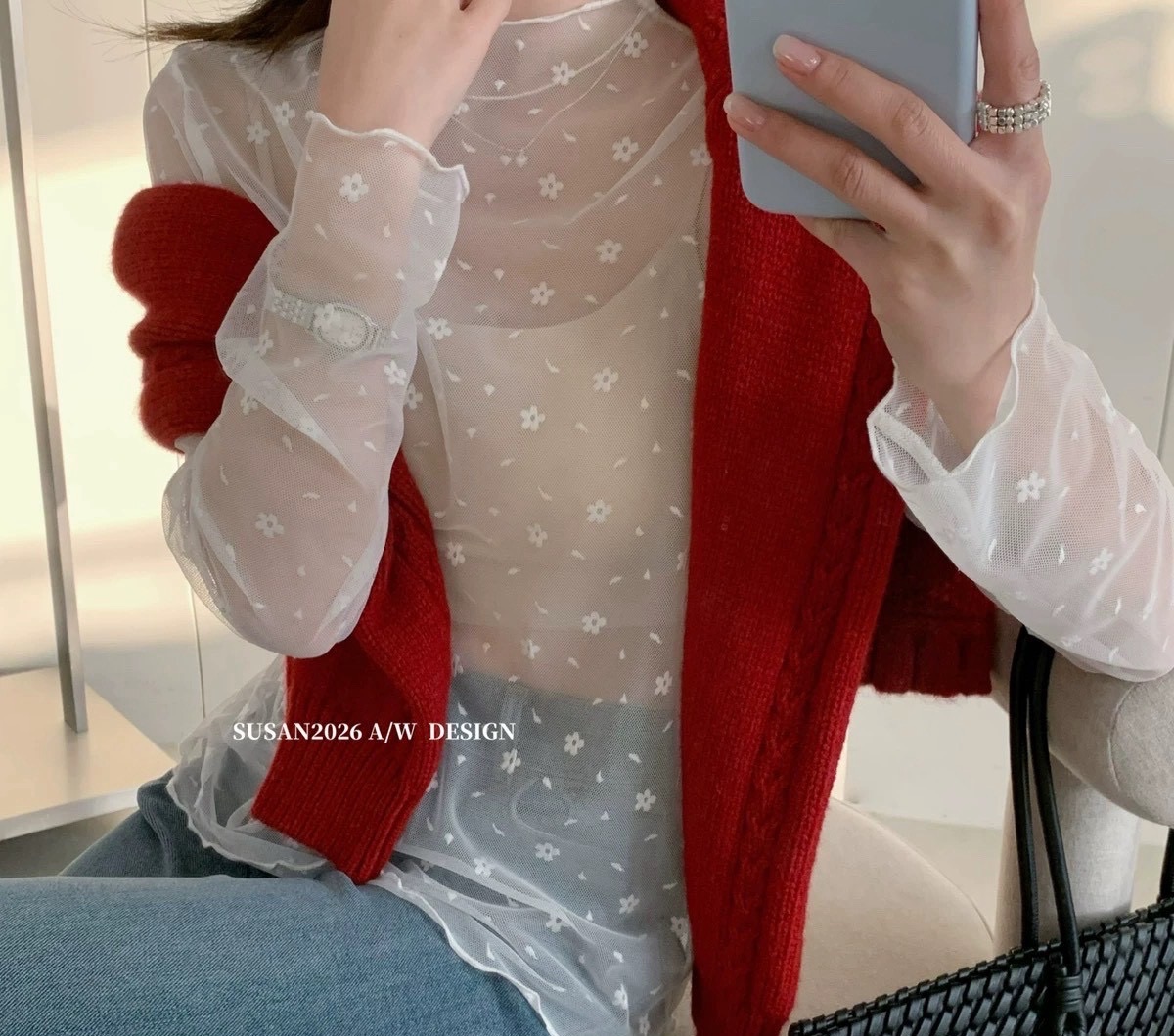 小花蕾絲透膚打底衣