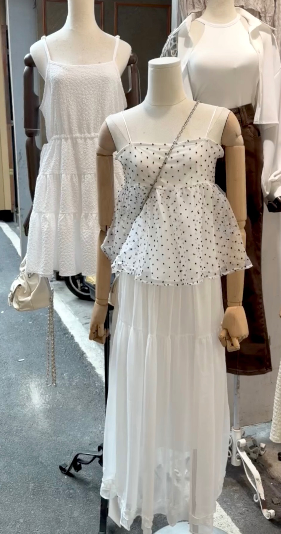 春款🌷 背後綁帶點點吊帶上衣