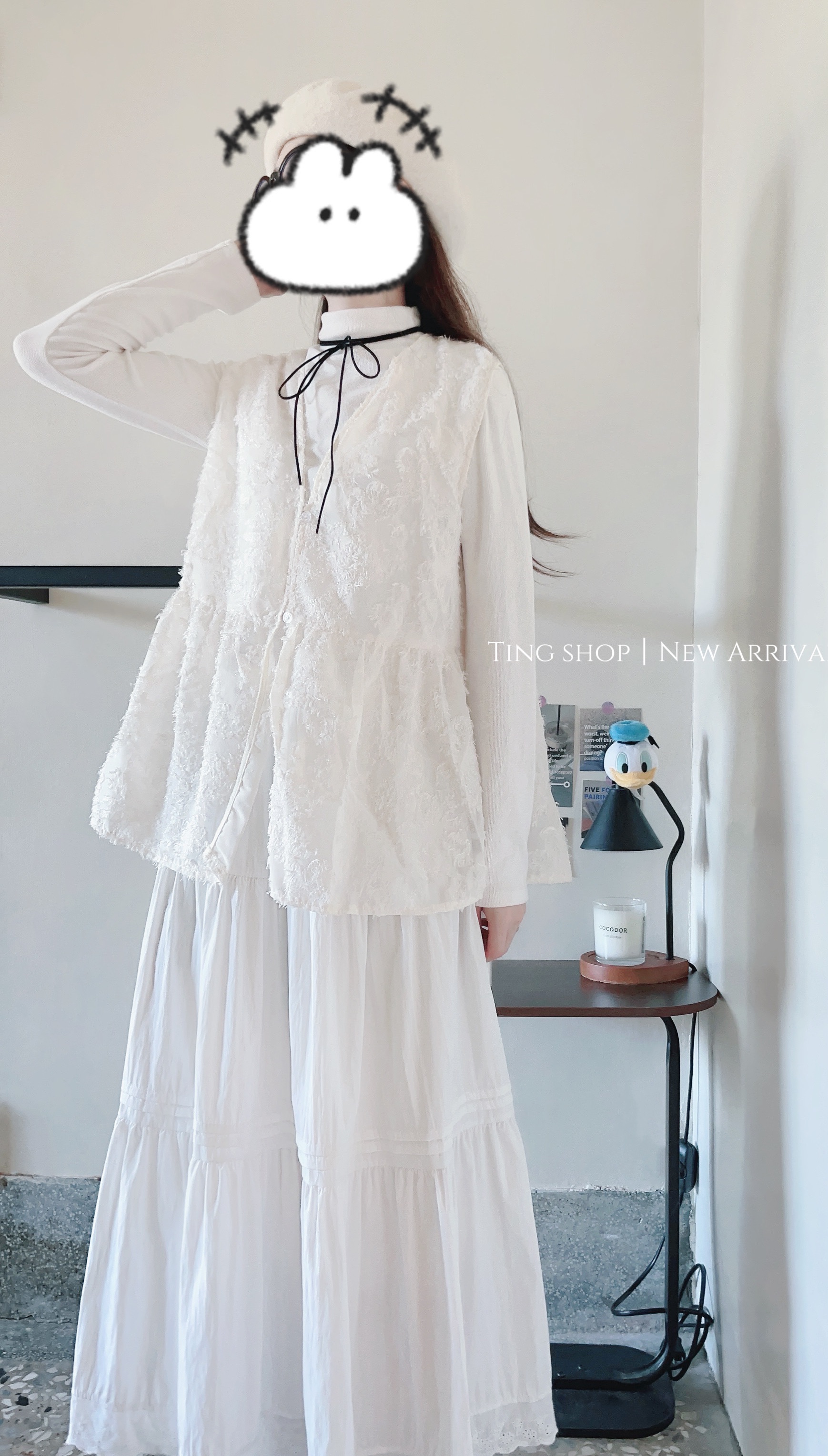 日系V領蕾絲刺繡背心