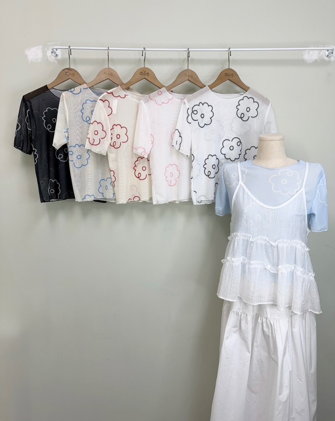 ✿花朵透膚短袖上衣