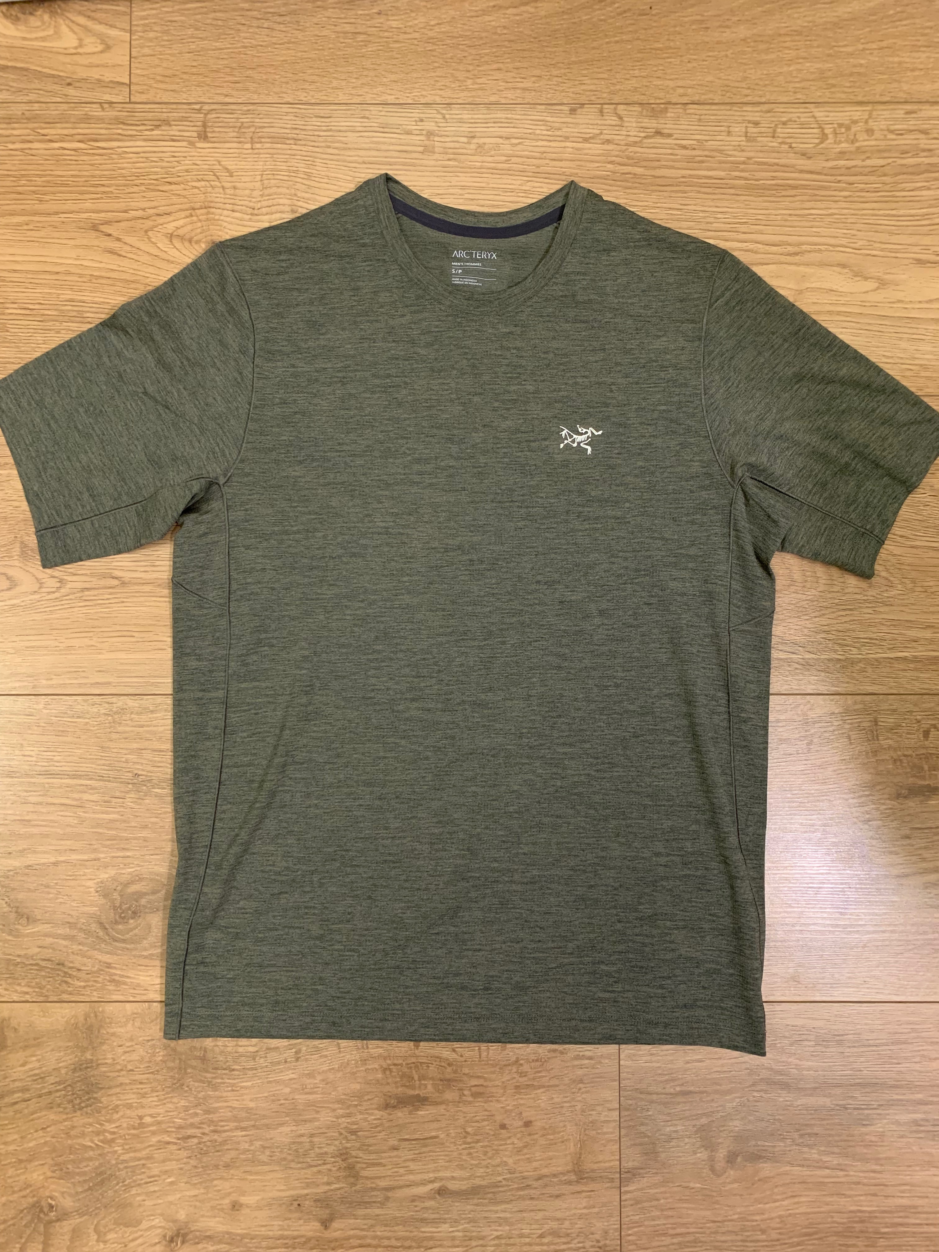 Arcteryx 始祖鳥 男 Cormac Logo 快乾短袖上衣S號