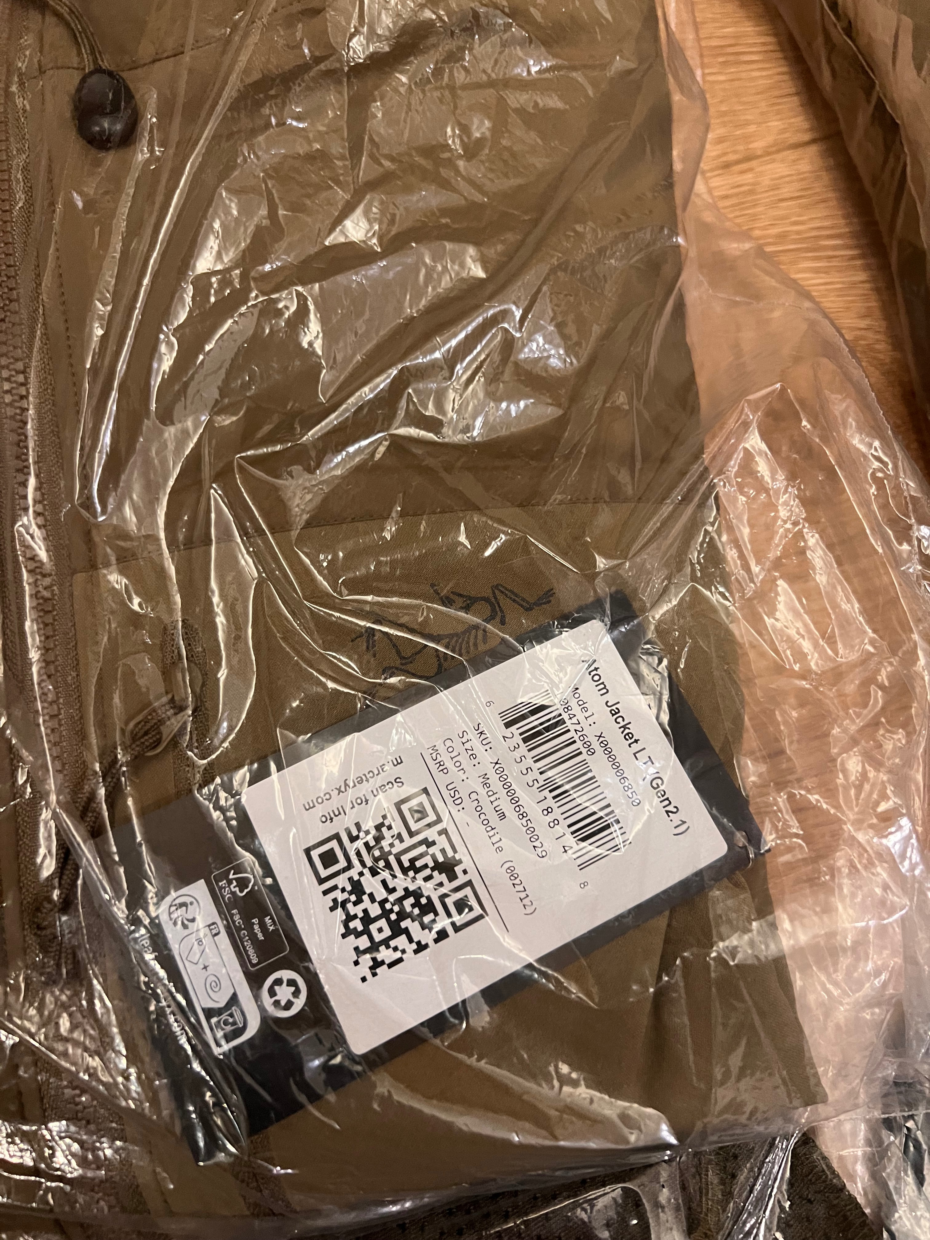 Arc’teryx leaf atom jacket