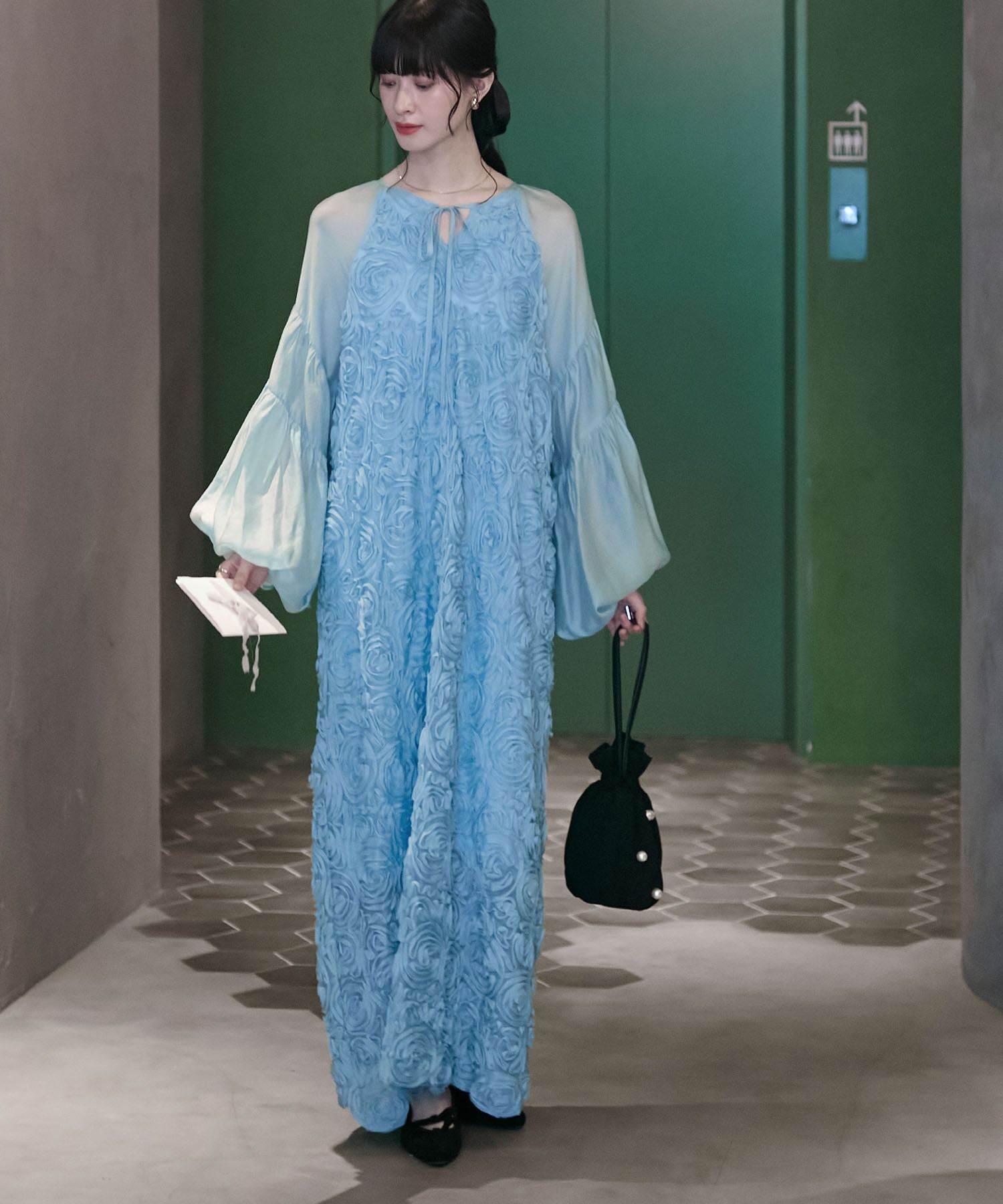 2898 花朵薄紗泡泡袖連身裙