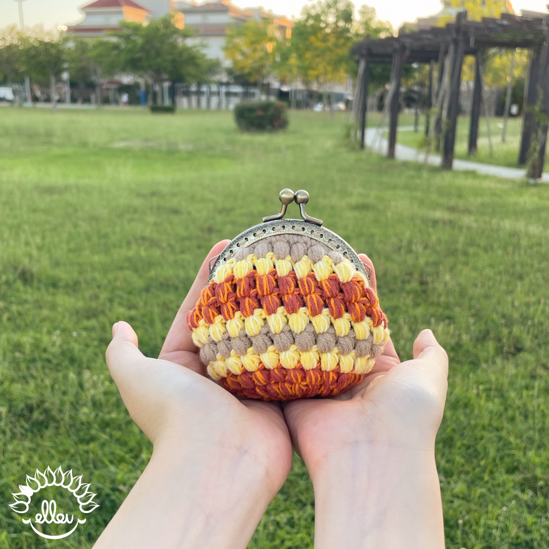 🌻 楓葉泡泡口金包