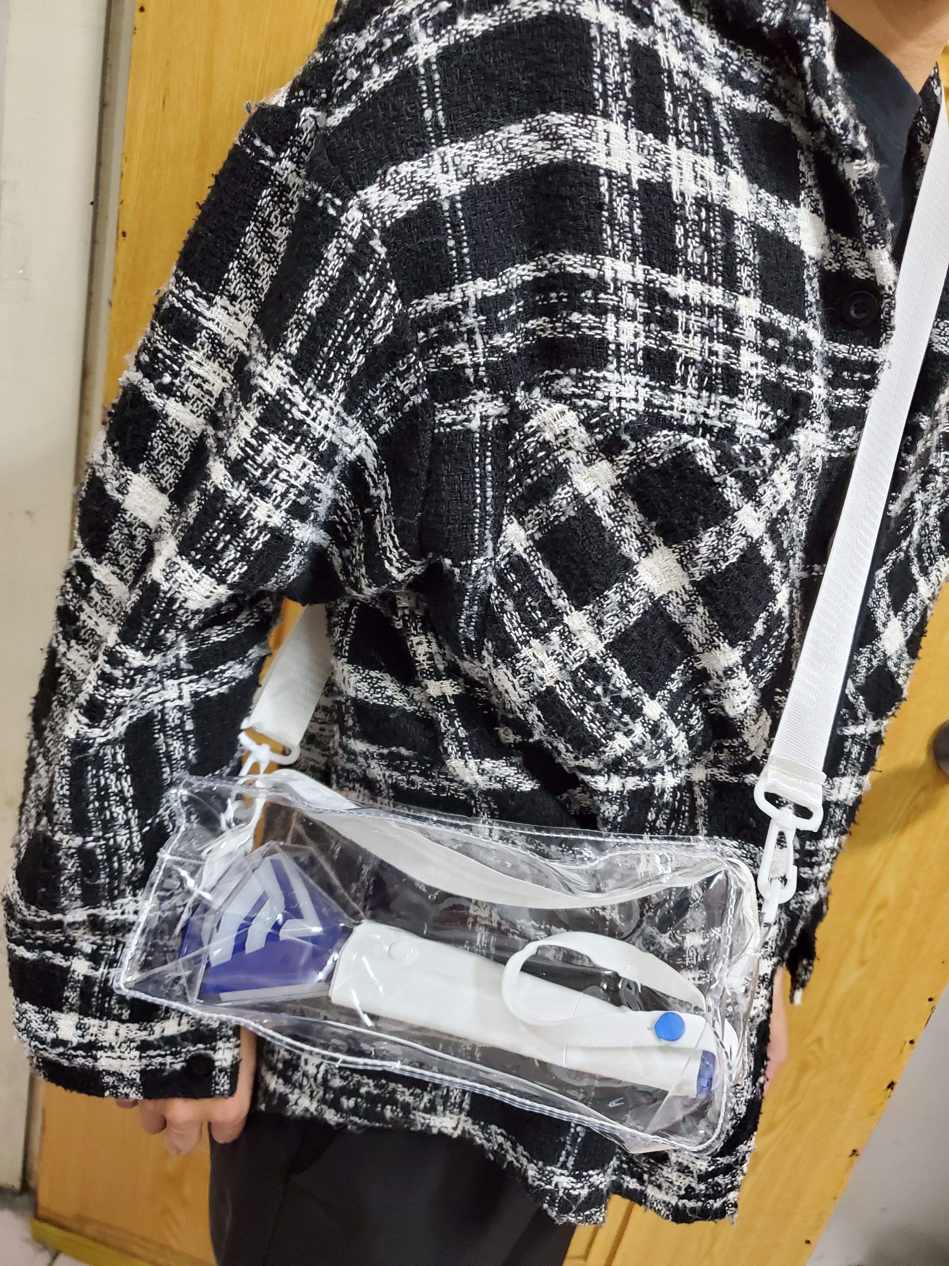 出貨是新的 手燈包 娃娃包 透明包 搖滾區必備