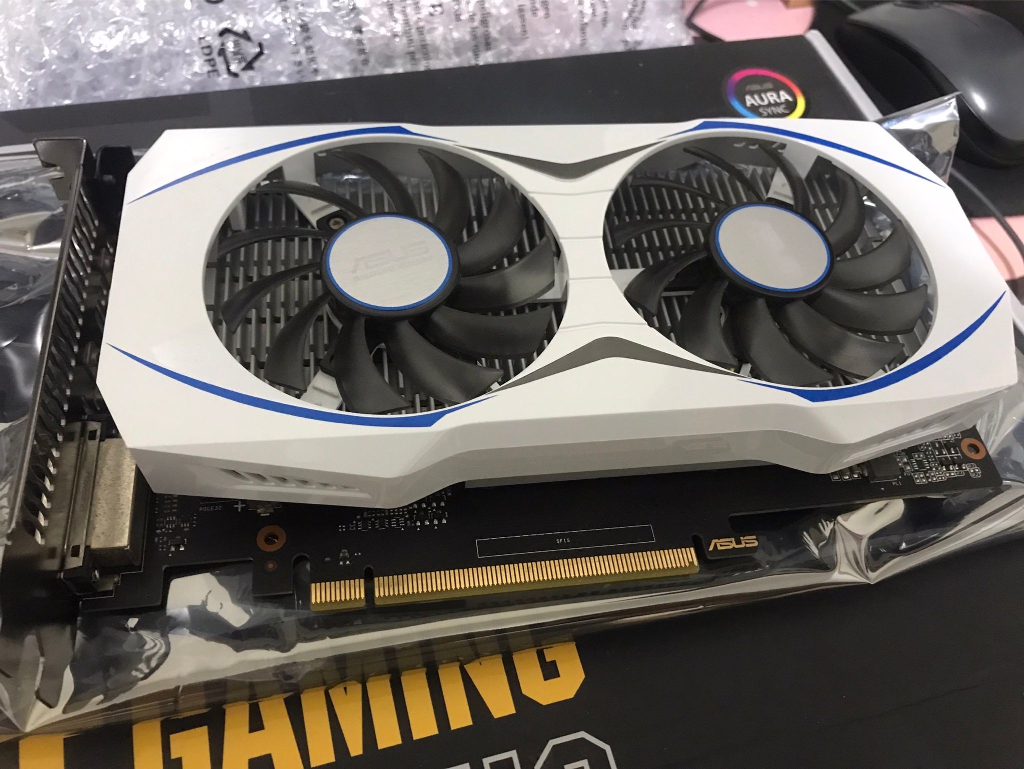 華碩 ASUS GTX 1050Ti-4G DAUL 雪原豹 （無盒裝）（LINE:許梓祐下標）