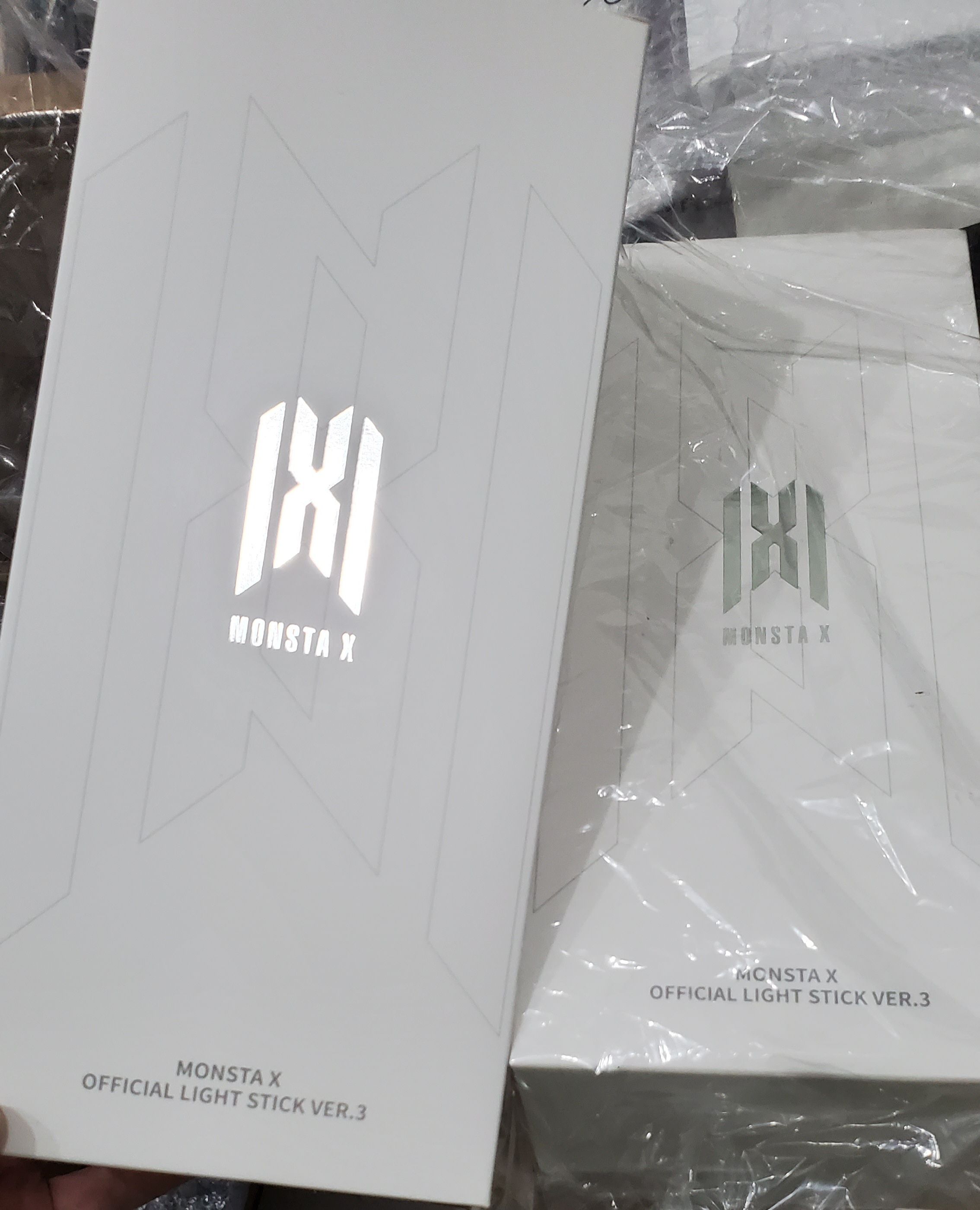 MONSTA X
